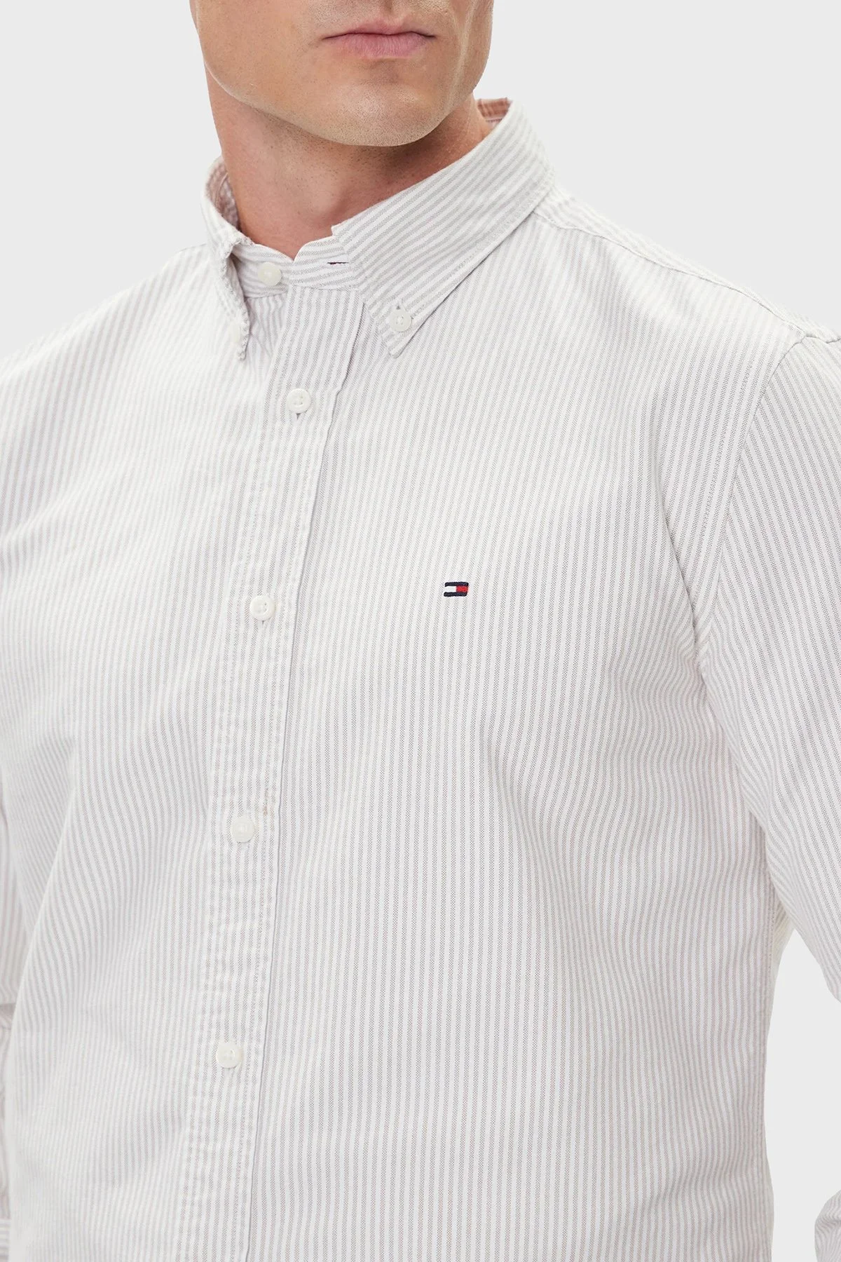 Tommy Hilfiger Çizgili Pamuklu Regular Fit Düğmeli Yaka Erkek Gömlek MW0MW36238 0BJ Bej-Açık Kahve - 4