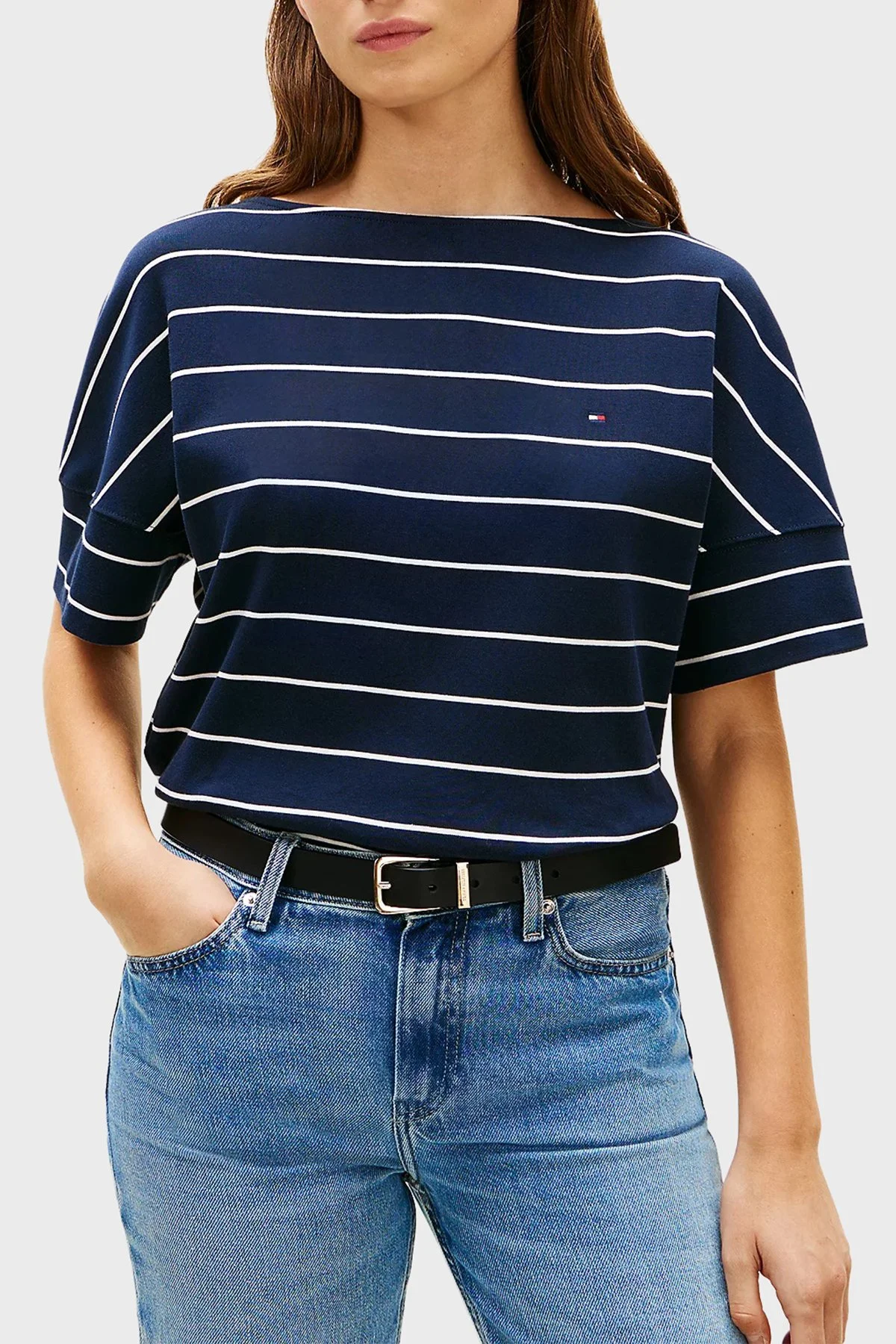 Tommy Hilfiger Çizgili Pamuklu Relaxed Fit Kayık Yaka Bayan T Shirt WW0WW49723 0ZC LACİVERT-BEYAZ - 1