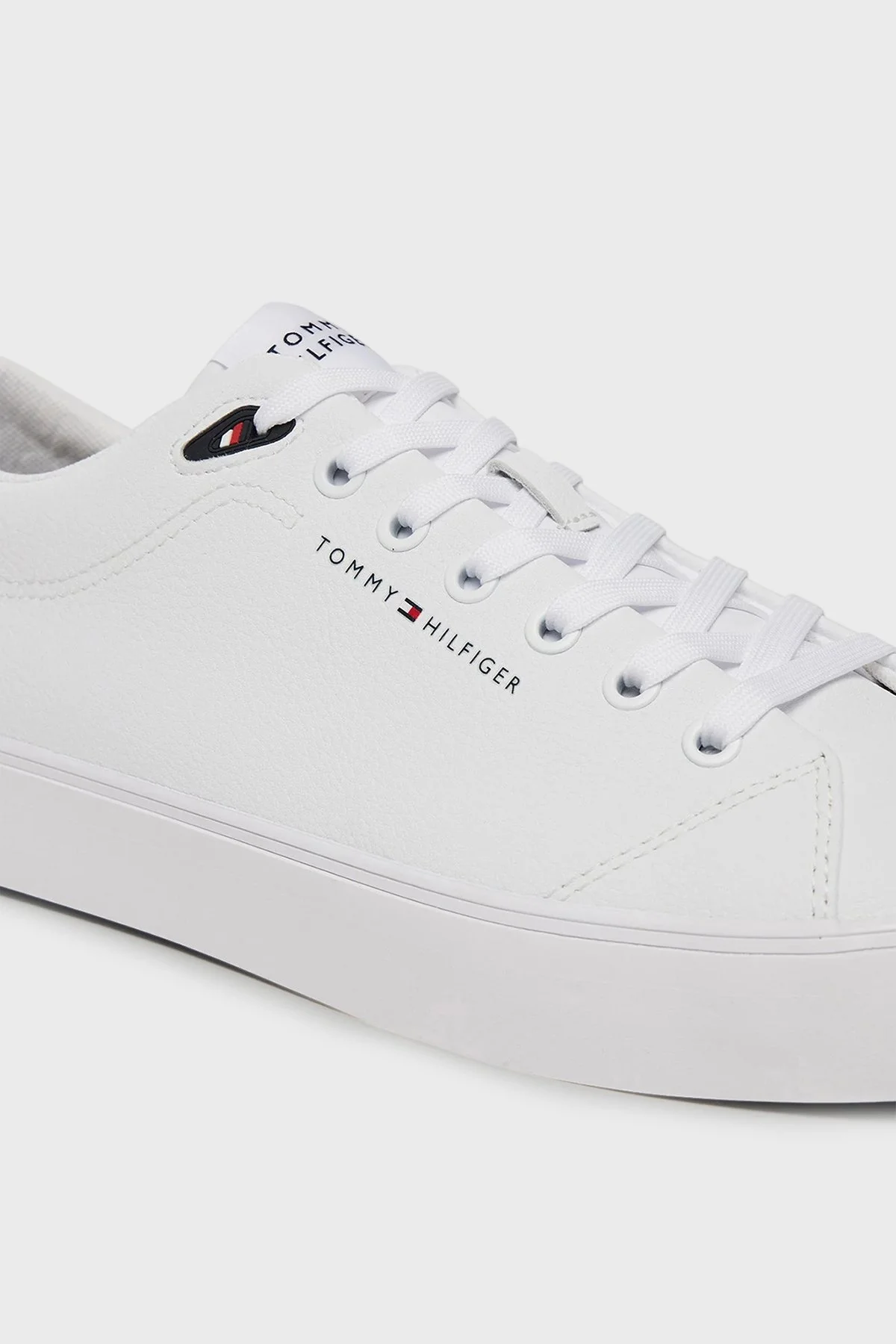 Tommy Hilfiger Deri Karışımlı Logolu Sneaker Erkek Ayakkabı FM0FM05511 YBS BEYAZ - 11