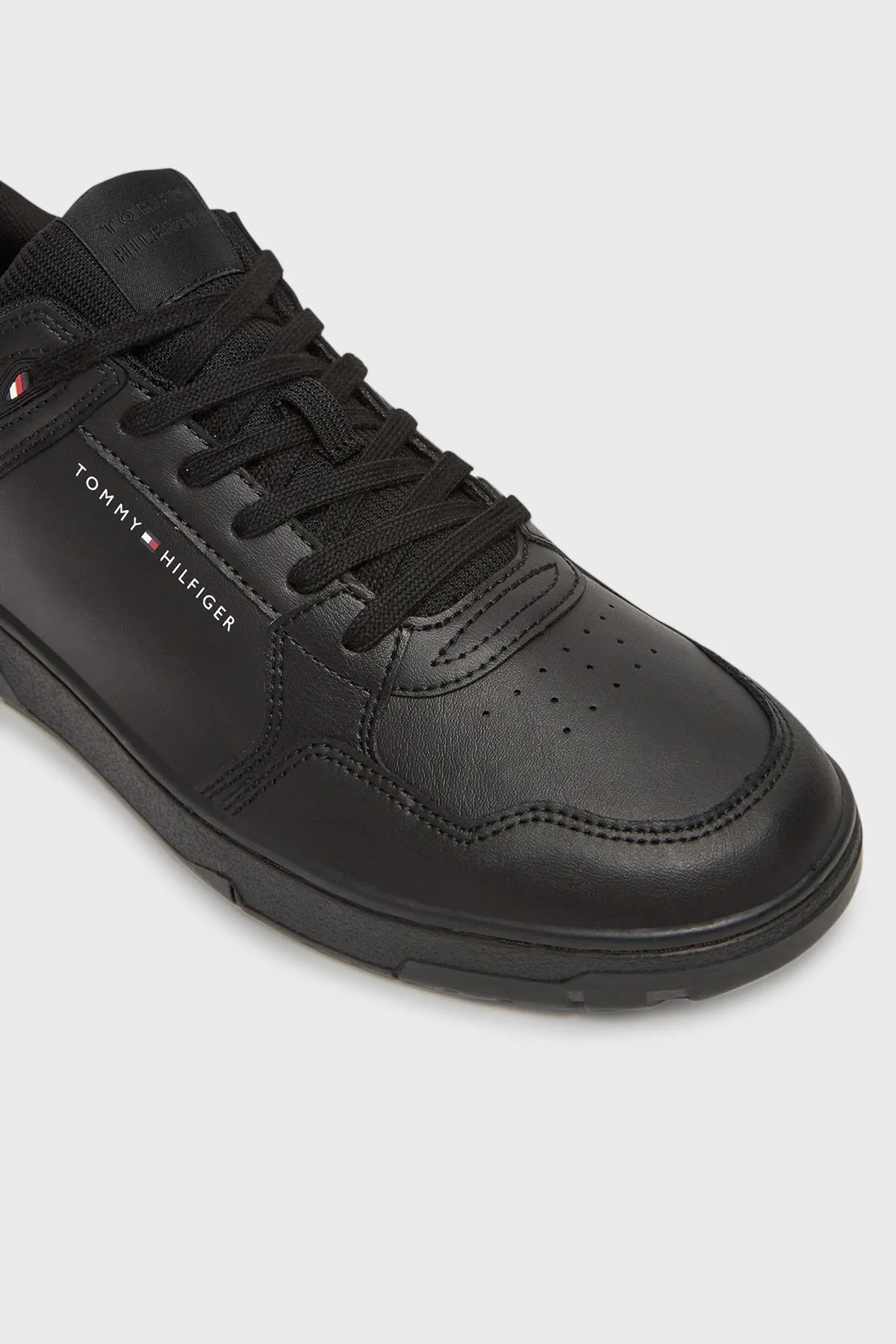 Tommy Hilfiger Deri Karışımlı Logolu Sneaker Erkek Ayakkabı FM0FM05518 BDS SİYAH - 11