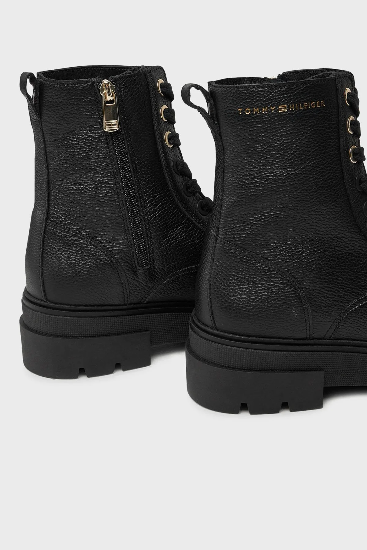 Tommy Hilfiger Deri Logolu Kadın Bot FW0FW08160 BDS SİYAH - 5