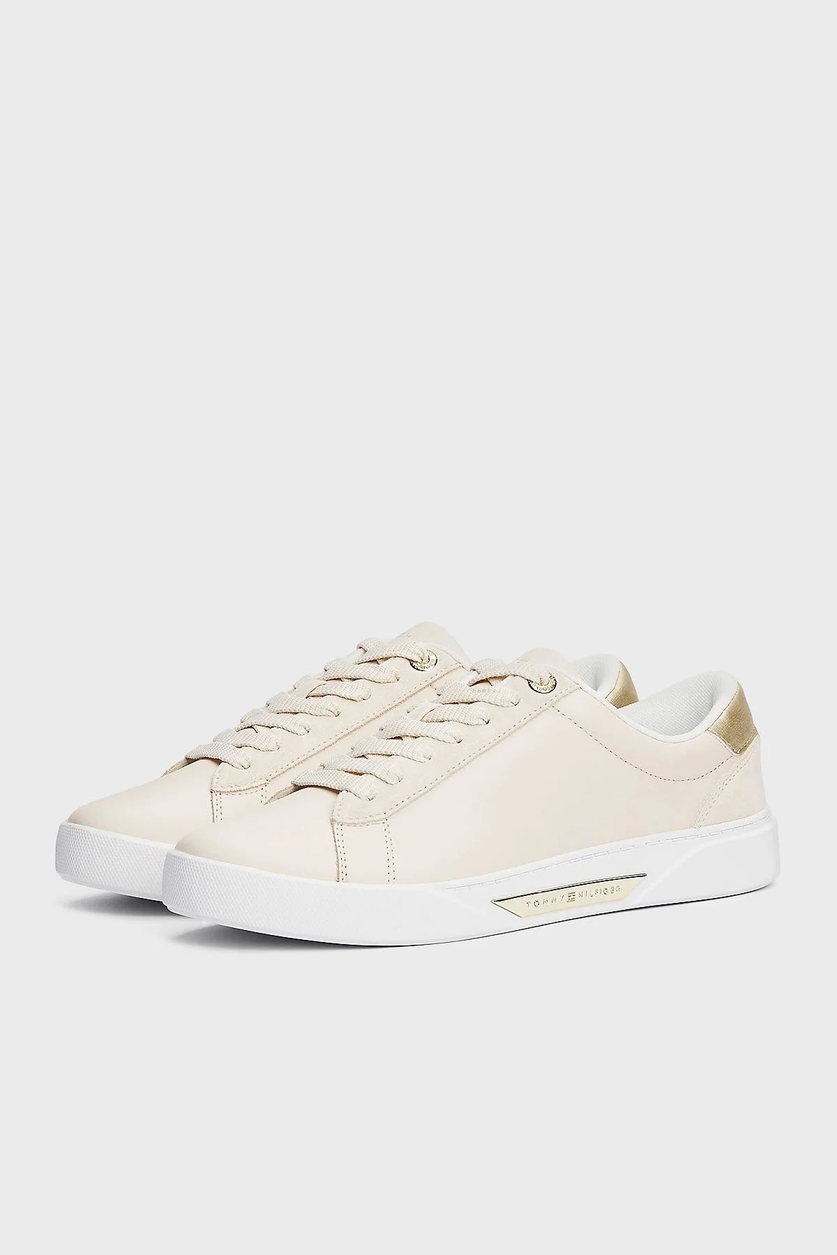 Tommy Hilfiger Deri Logolu Metalik Detaylı Sneaker Bayan Ayakkabı FW0FW08382 AA8 BEJ - 4