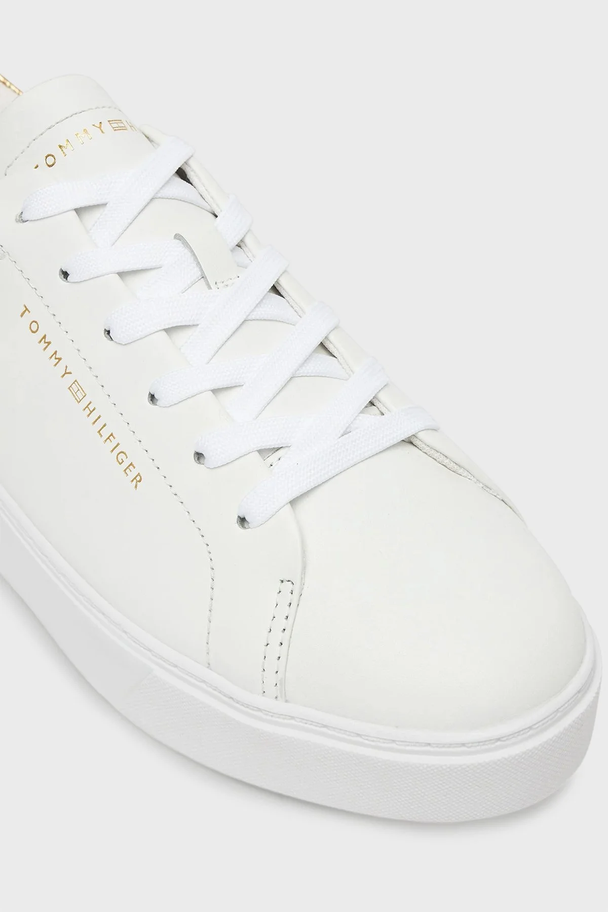 Tommy Hilfiger Deri Logolu Platform Taban Sneaker Kadın Ayakkabı FW0FW08756 0HT BEYAZ - 5