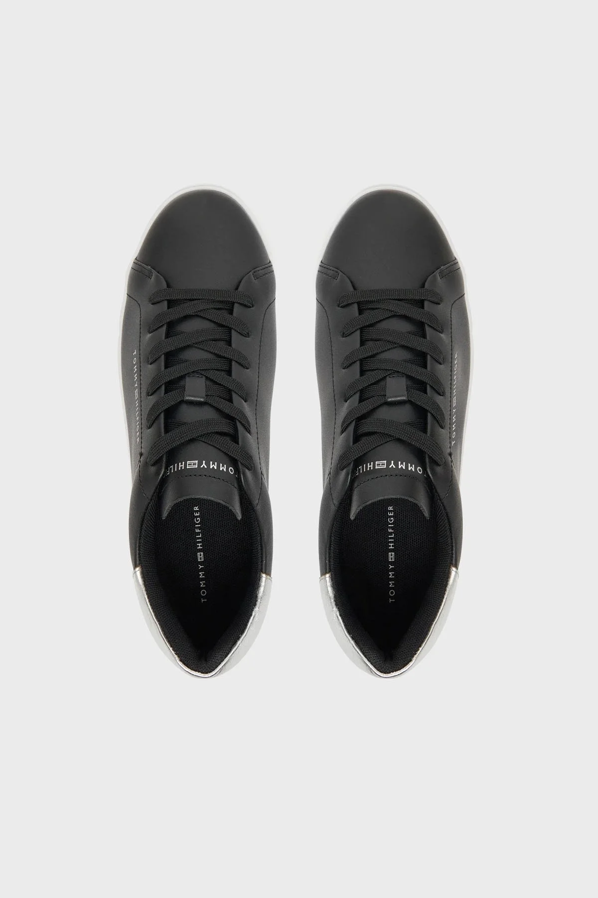 Tommy Hilfiger Deri Logolu Platform Taban Sneaker Bayan Ayakkabı FW0FW08756 BDS SİYAH - 3