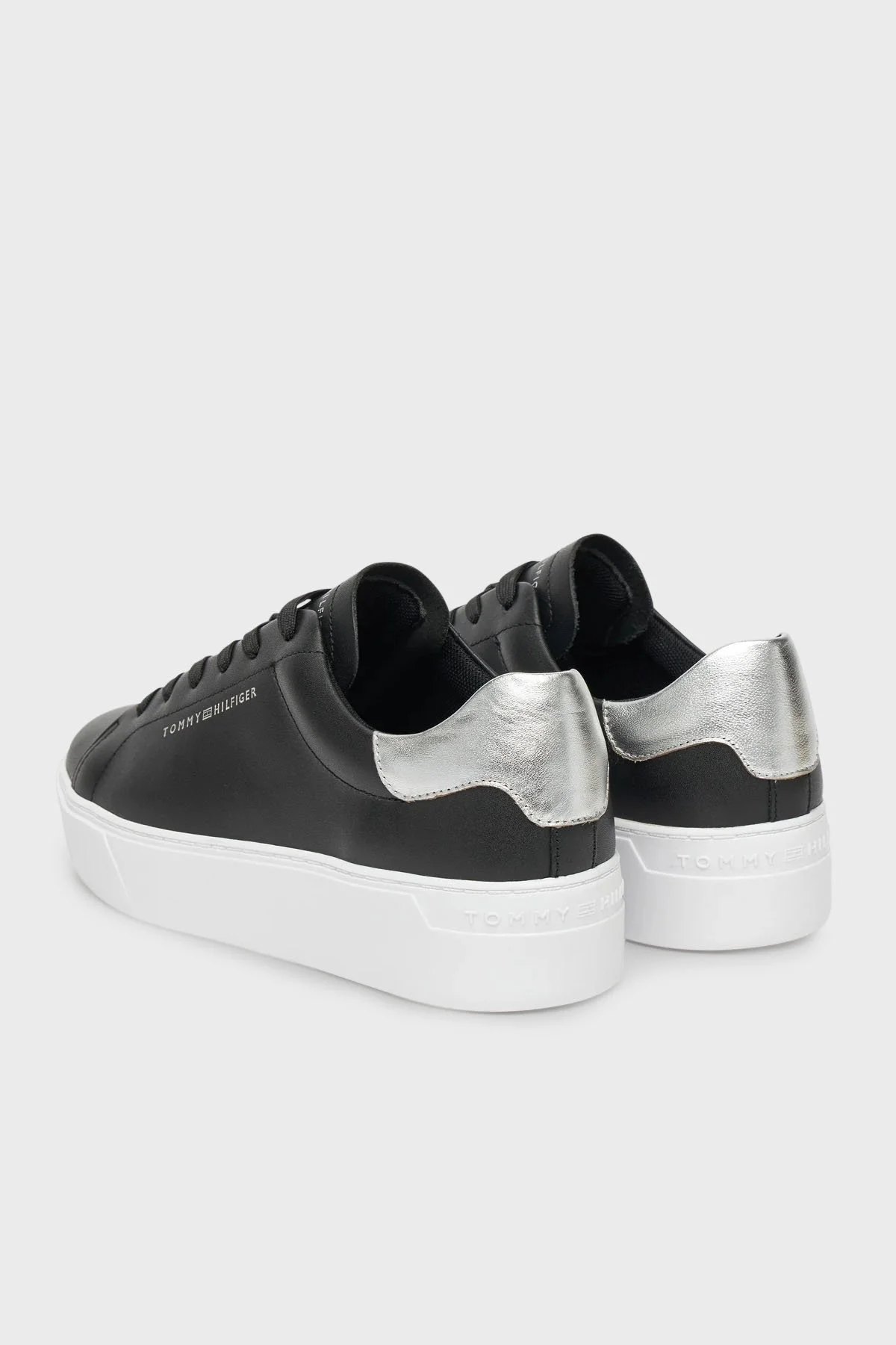 Tommy Hilfiger Deri Logolu Platform Taban Sneaker Kadın Ayakkabı FW0FW08756 BDS SİYAH - 4