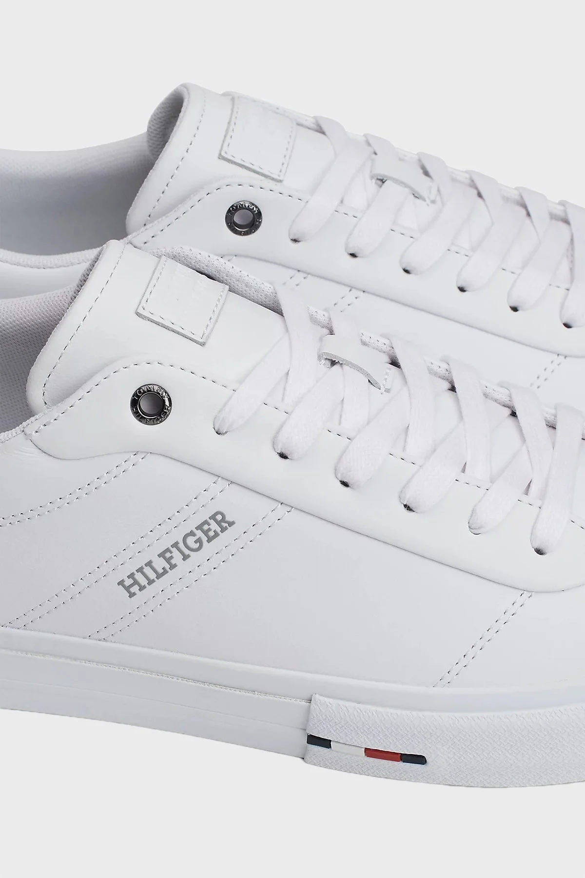 Tommy Hilfiger Deri Logolu Sneaker Erkek Ayakkabı FM0FM05201 YBS BEYAZ - 10