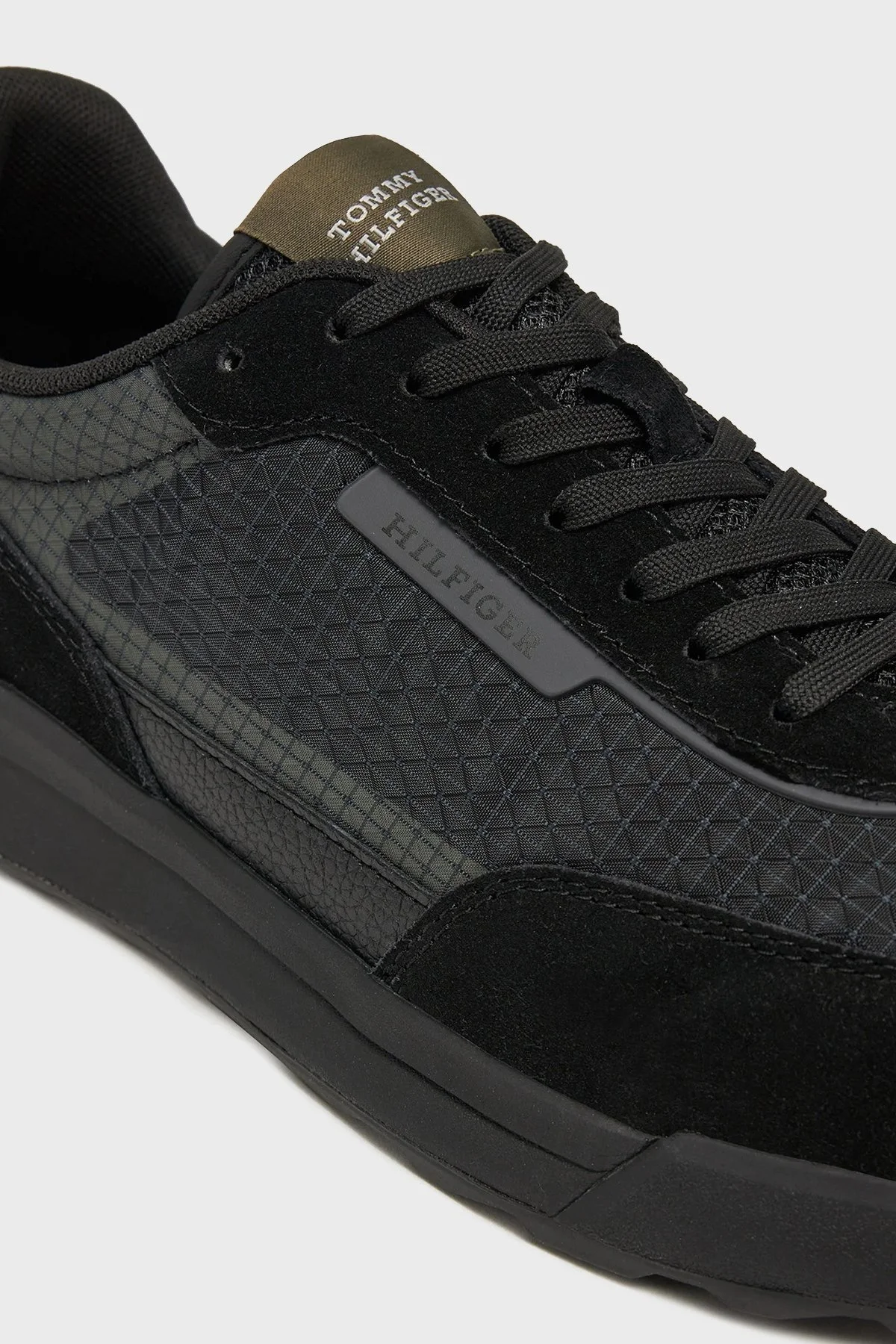 Tommy Hilfiger Deri Logolu Sneaker Erkek Ayakkabı FM0FM05328 BDS SİYAH - 11