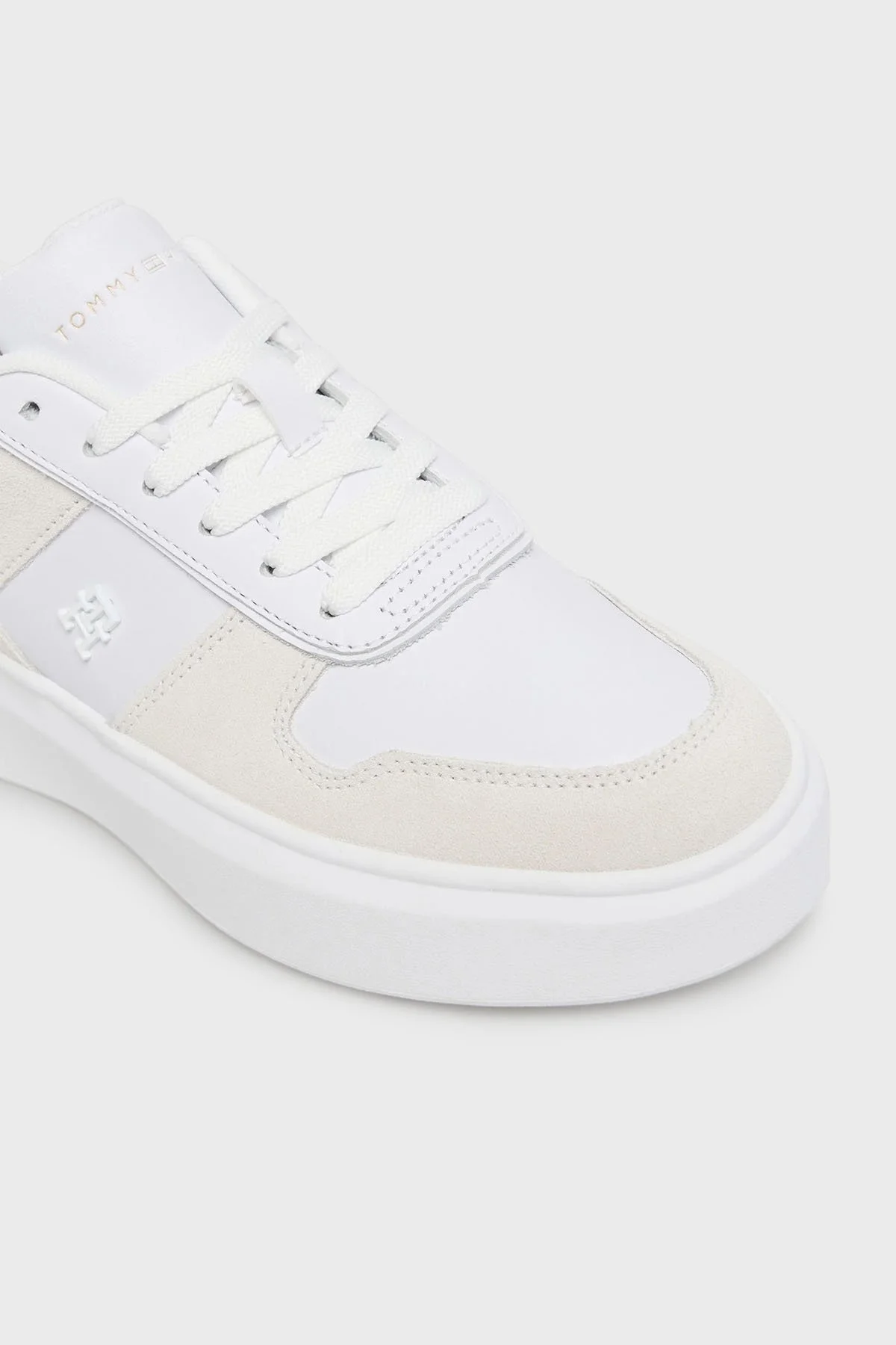 Tommy Hilfiger Deri ve Süet Karışımlı Kalın Taban Sneaker Bayan Ayakkabı FW0FW08632 YBS BEYAZ - 5