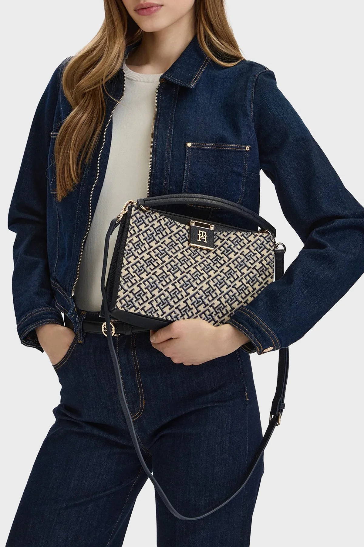 Tommy Hilfiger Desenli Çıkarılabilir Askılı Kadın Çanta AW0AW18639 0GY BEJ-MAVİ - 2