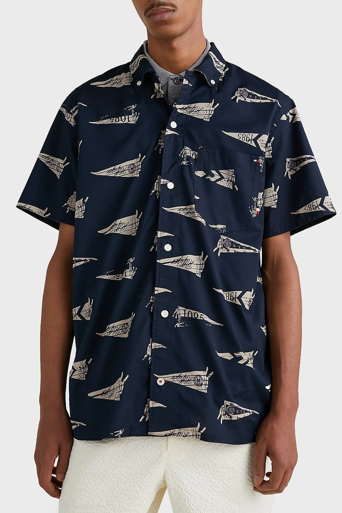 Tommy Hilfiger Desenli Organik Pamuklu Regular Fit Kısa Kollu Erkek Gömlek MW0MW30692 0GY LACİVERT - 1