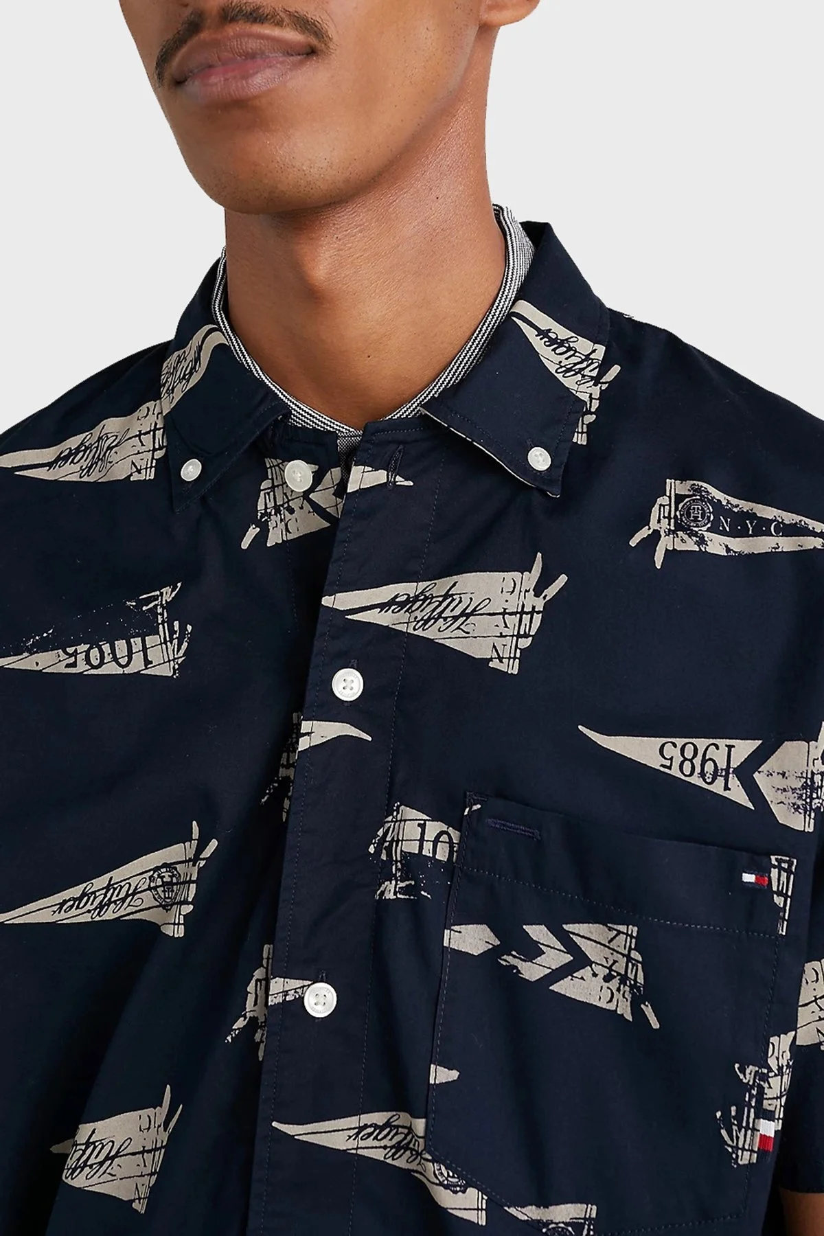 Tommy Hilfiger Desenli Organik Pamuklu Regular Fit Kısa Kollu Erkek Gömlek MW0MW30692 0GY LACİVERT - 3