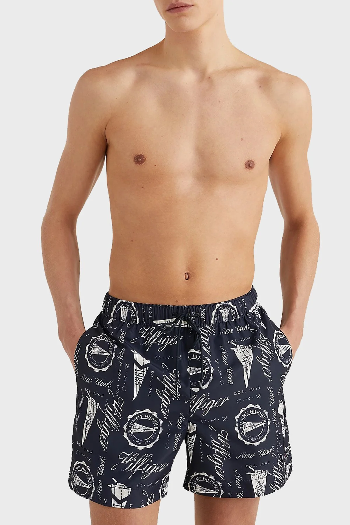 Tommy Hilfiger Desenli Regular Fit Cepli Erkek Mayo Short UM0UM02827 DX1 LACİVERT - 1