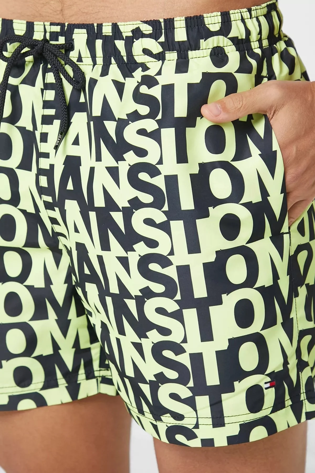 Tommy Hilfiger Desenli Slim Fit Cepli Erkek Mayo Short UM0UM02759 0GQ SİYAH - 4