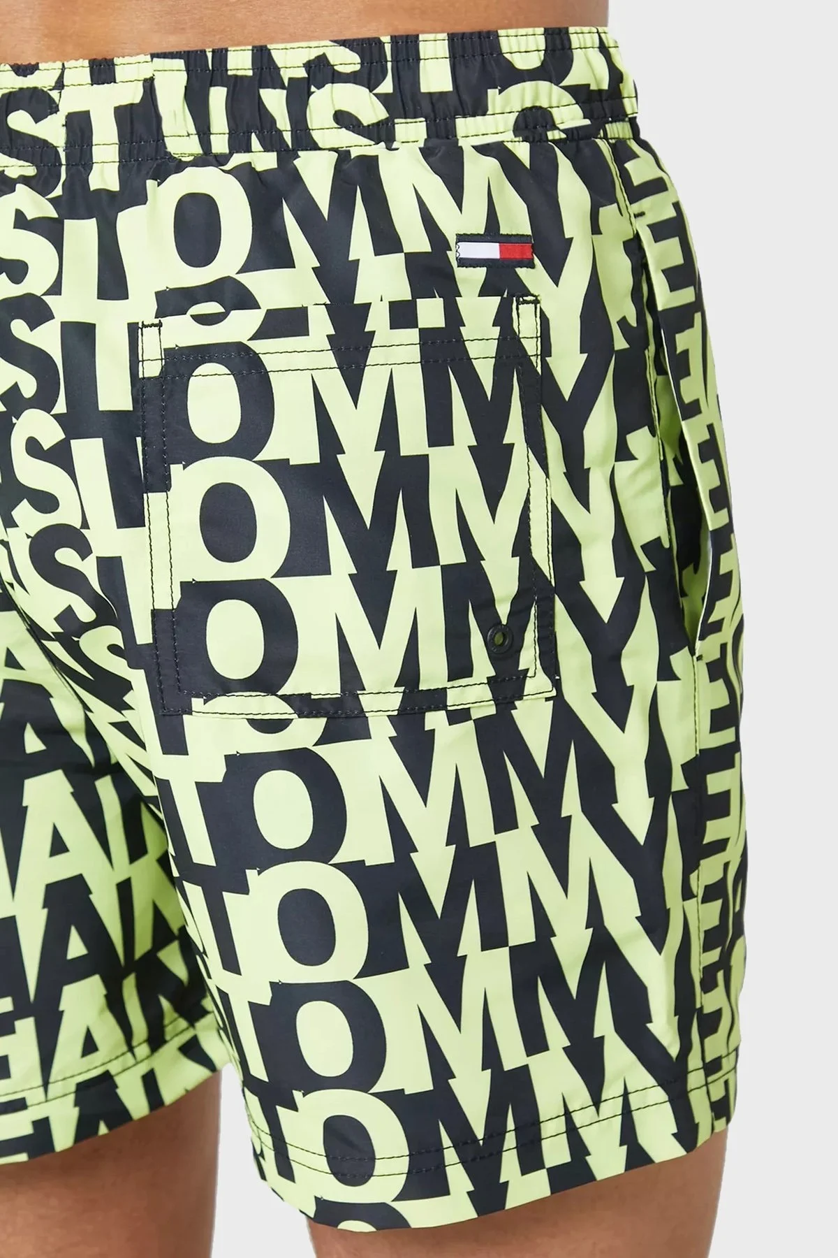 Tommy Hilfiger Desenli Slim Fit Cepli Erkek Mayo Short UM0UM02759 0GQ SİYAH - 5
