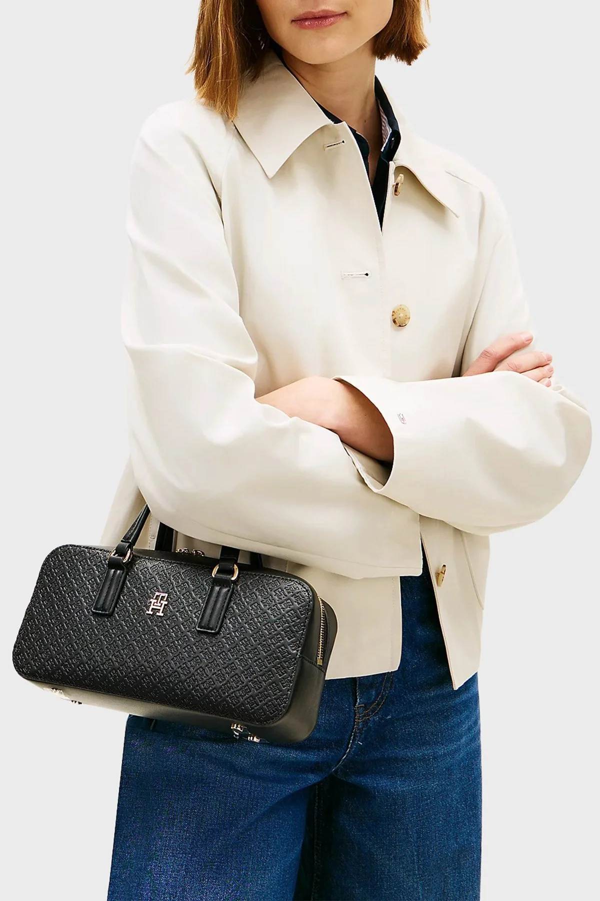 Tommy Hilfiger Dokulu Çıkarılabilir Askılı Bayan Çanta AW0AW18415 BDS SİYAH - 2