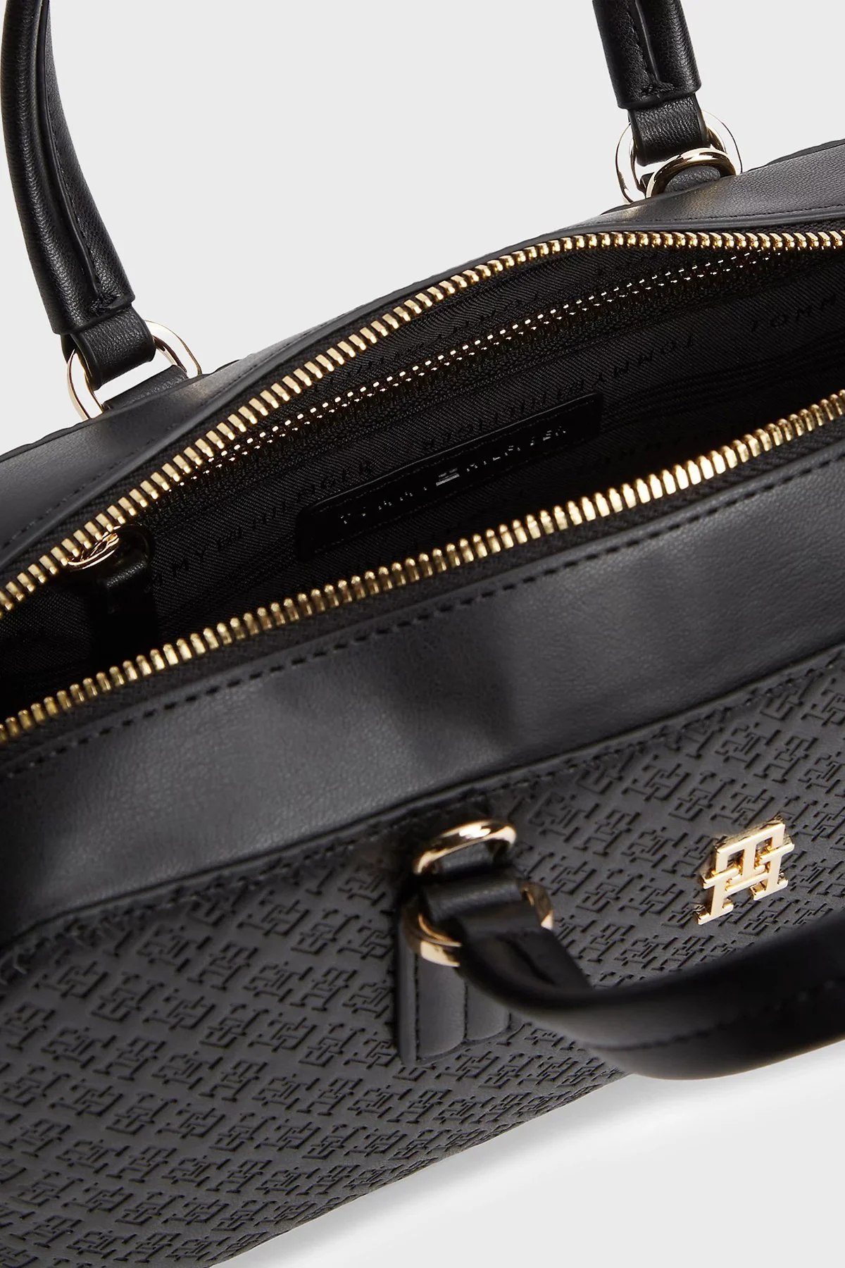 Tommy Hilfiger Dokulu Çıkarılabilir Askılı Bayan Çanta AW0AW18415 BDS SİYAH - 5