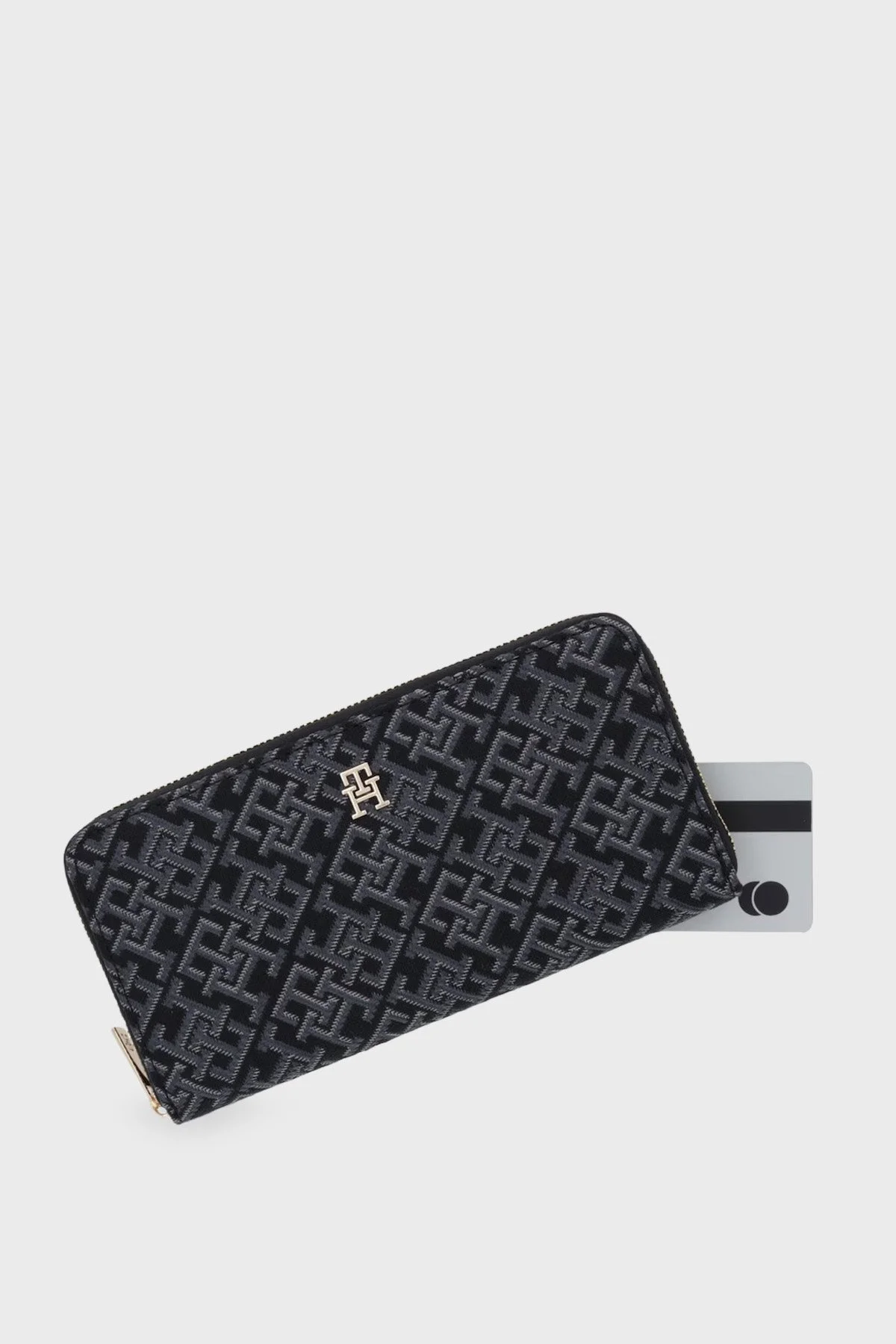 Tommy Hilfiger Dokulu Logolu Fermuarlı Bayan Cüzdan AW0AW17956 BDS SİYAH - 4