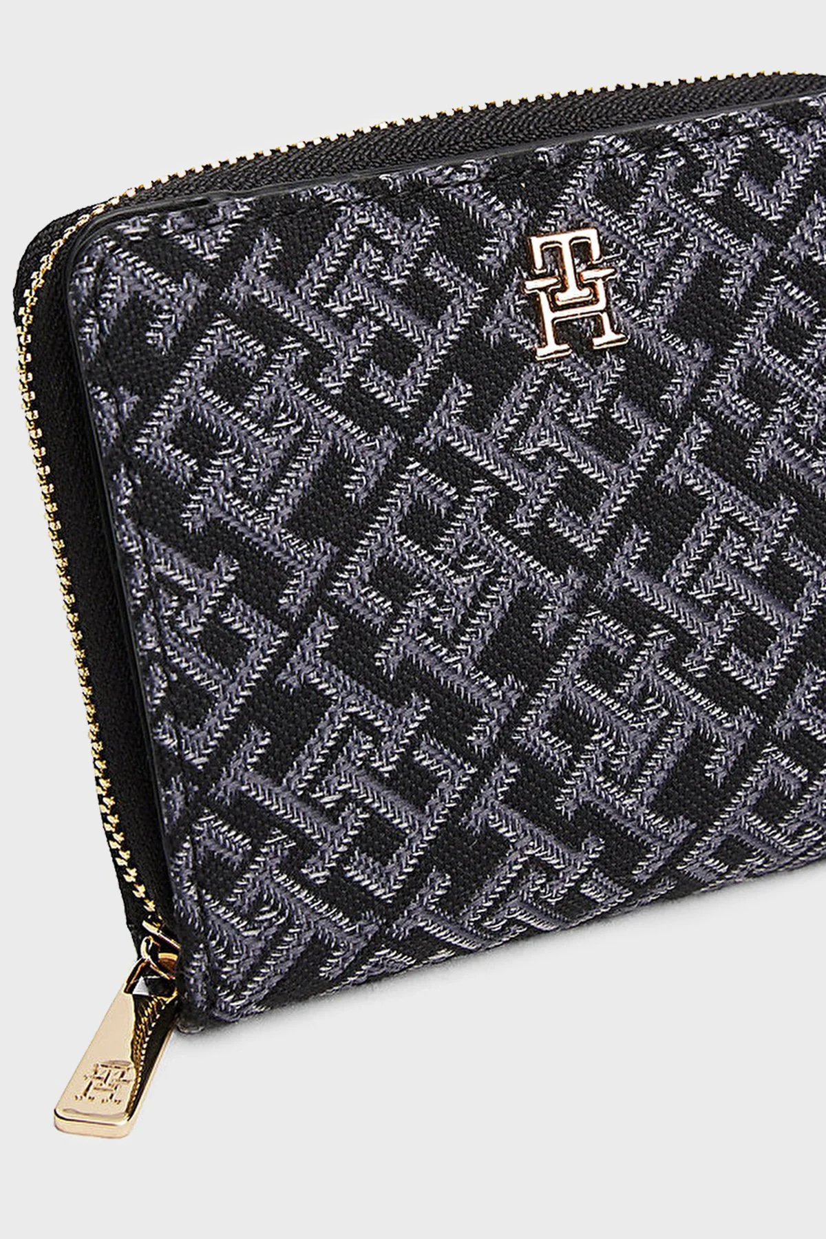 Tommy Hilfiger Dokulu Logolu Fermuarlı Bayan Cüzdan AW0AW17957 BDS SİYAH - 3