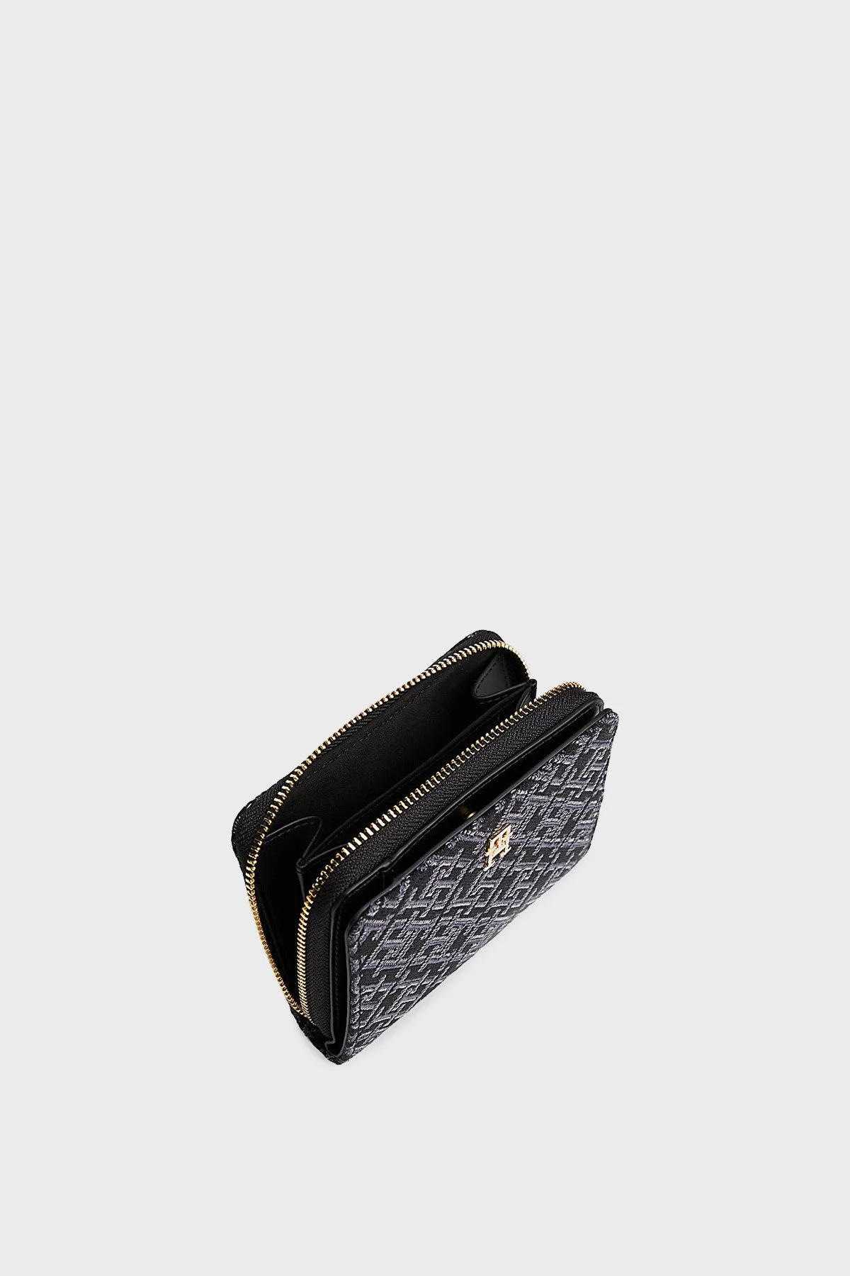 Tommy Hilfiger Dokulu Logolu Fermuarlı Bayan Cüzdan AW0AW17957 BDS SİYAH - 4