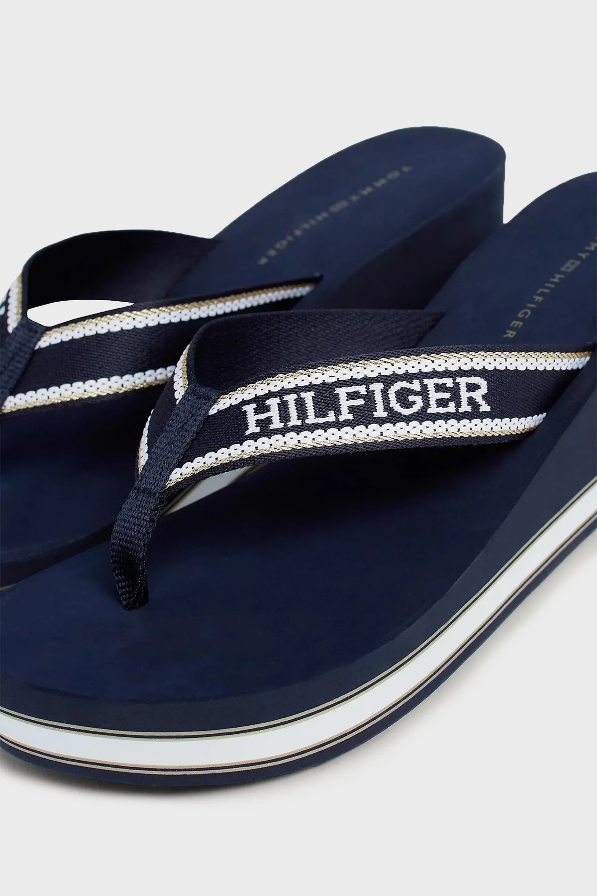 Tommy Hilfiger Dolgu Topuklu Parmak Arası Bayan Terlik FW0FW07903 DW6 LACİVERT - 6