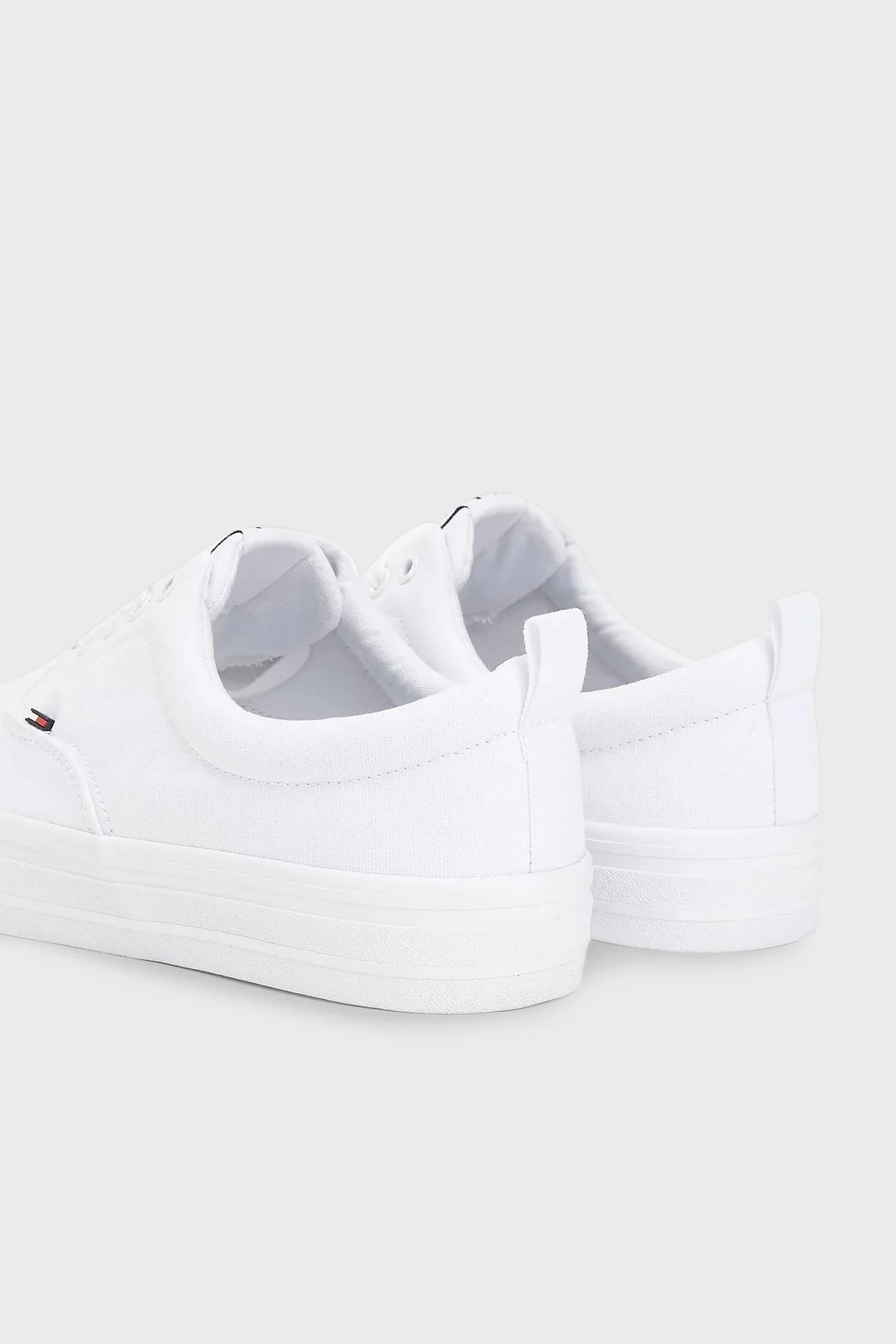 Tommy Hilfiger Düşük Bilekli Pamuklu Spor Erkek Ayakkabı EM0EM00530 100 BEYAZ - 4