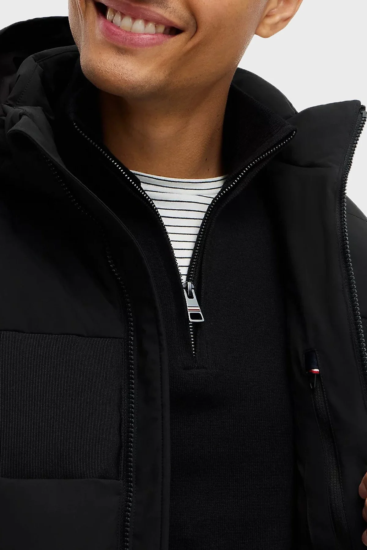 Tommy Hilfiger Logolu Kapitone Desenli Regular Fit Kapüşonlu Yaka Erkek Mont MW0MW45273 BDS Siyah - 11