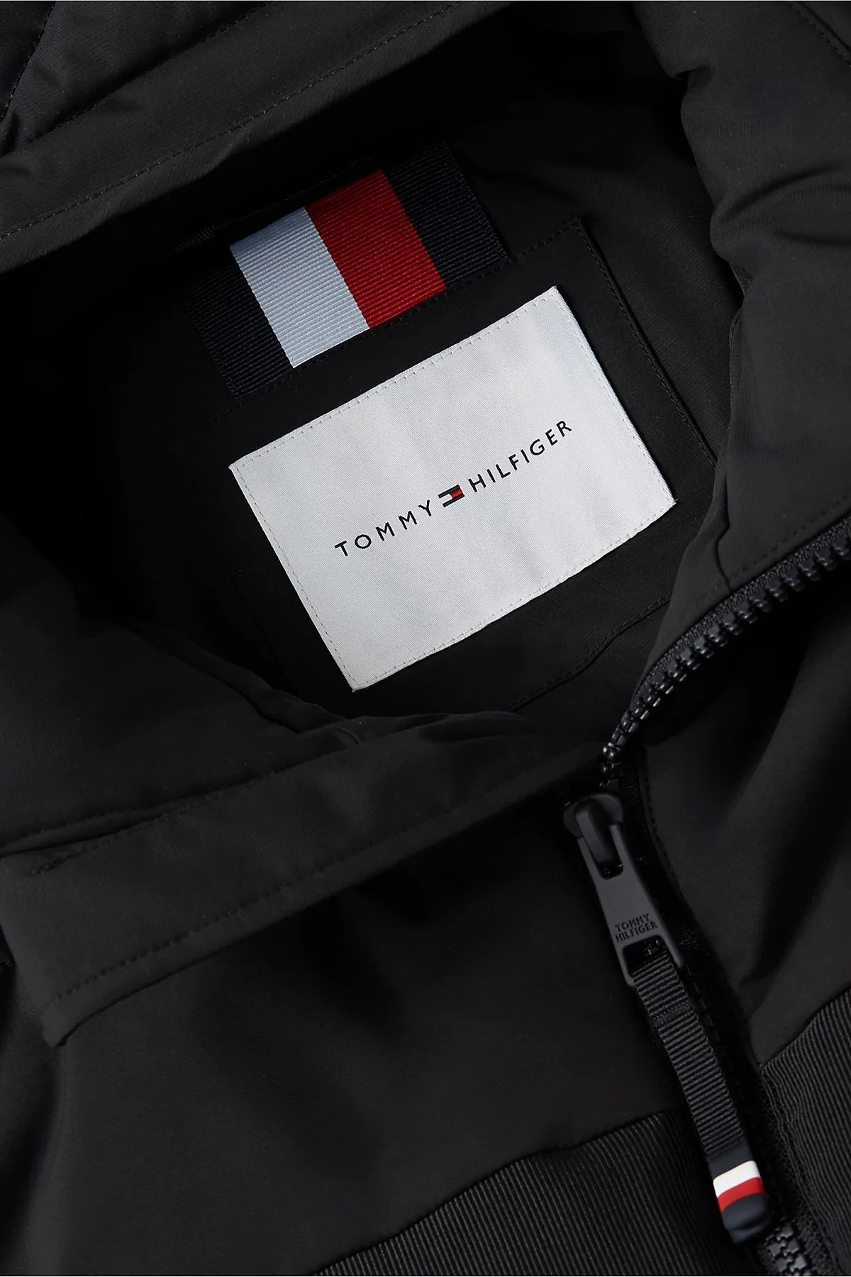 Tommy Hilfiger Logolu Kapitone Desenli Regular Fit Kapüşonlu Yaka Erkek Mont MW0MW45273 BDS Siyah - 14