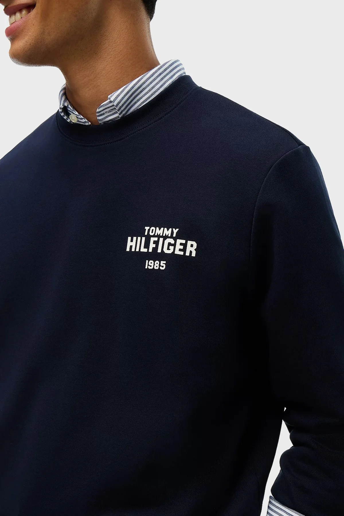 Tommy Hilfiger Erkek Sweat MW0MW44938 DW5 Lacivert - 4