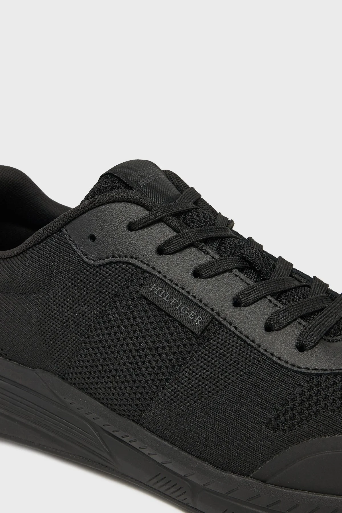 Tommy Hilfiger Fileli Nefes Alabilen Spor Erkek Ayakkabı FM0FM05326 BDS SİYAH - 4