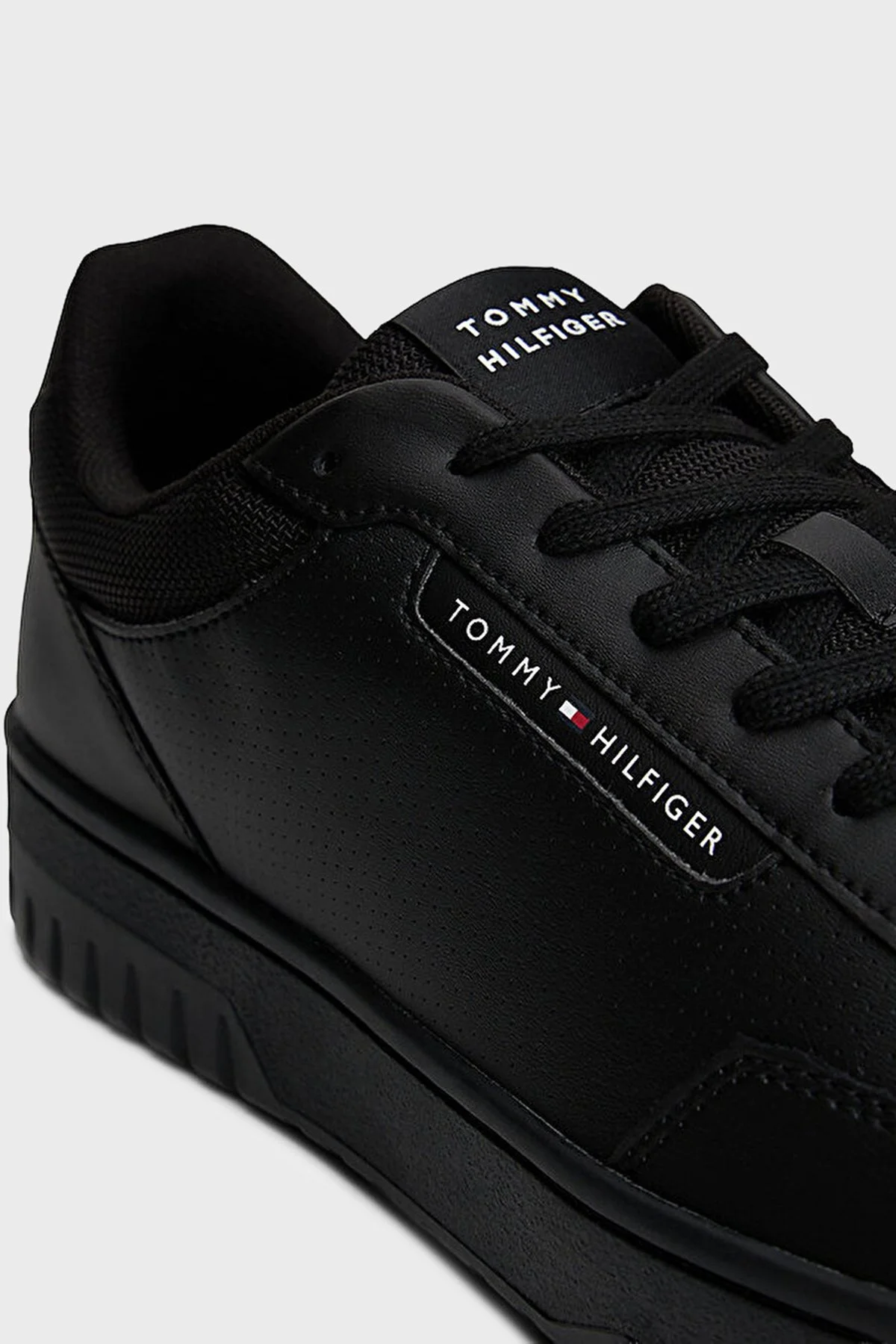 Tommy Hilfiger Hakiki Deri Logolu Bağcıklı Sneaker Erkek Ayakkabı FM0FM05629 BDS SİYAH - 5