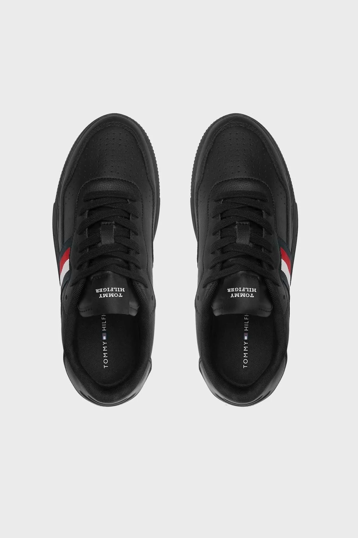 Tommy Hilfiger Hakiki Deri Logolu Şerit Detaylı Sneaker Erkek Ayakkabı FM0FM04824 0GQ SİYAH - 6