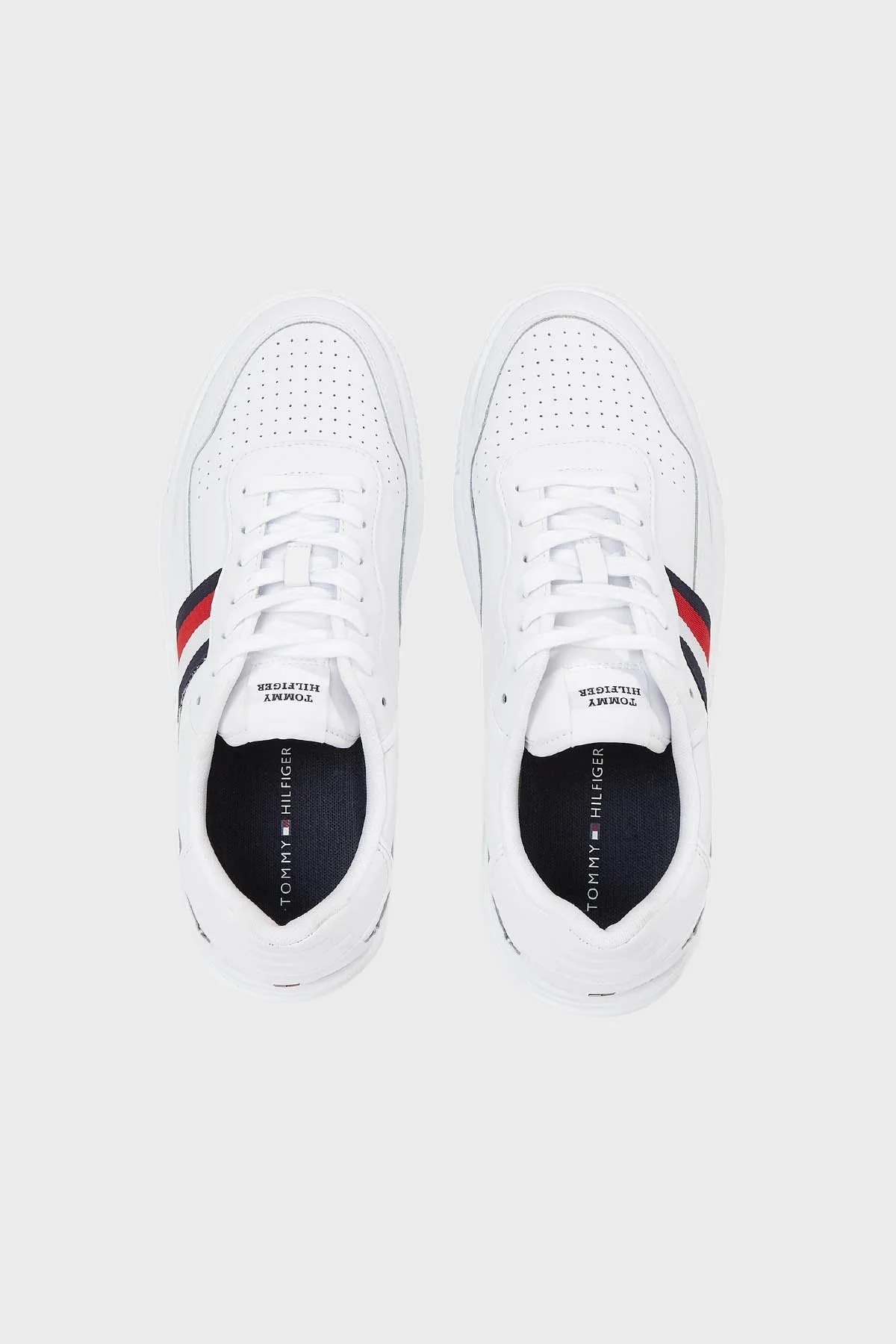 Tommy Hilfiger Hakiki Deri Logolu Şerit Detaylı Sneaker Erkek Ayakkabı FM0FM04824 YBS BEYAZ - 3