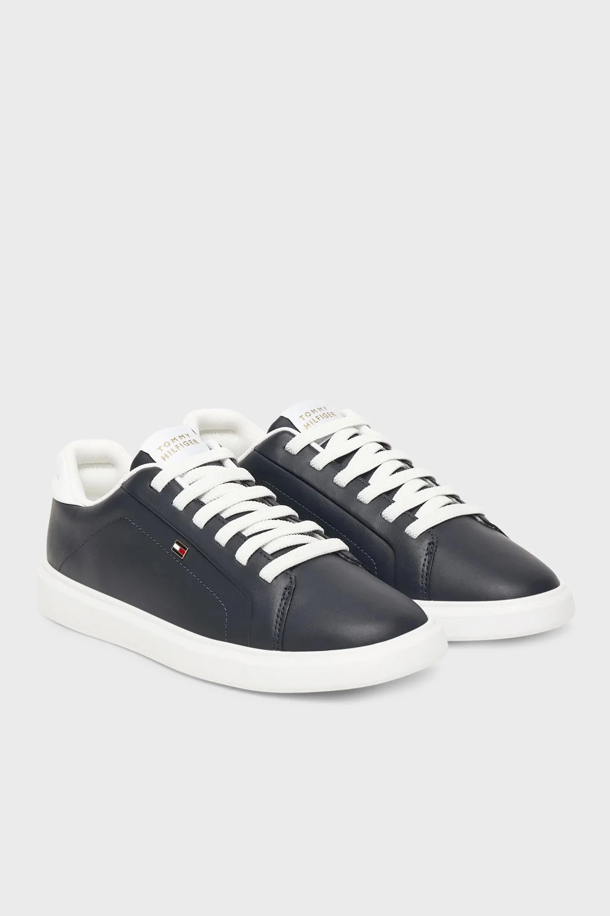 Tommy Hilfiger Hakiki Deri Logolu Sneaker Kadın Ayakkabı FW0FW08948 0G0 LACİVERT - 2