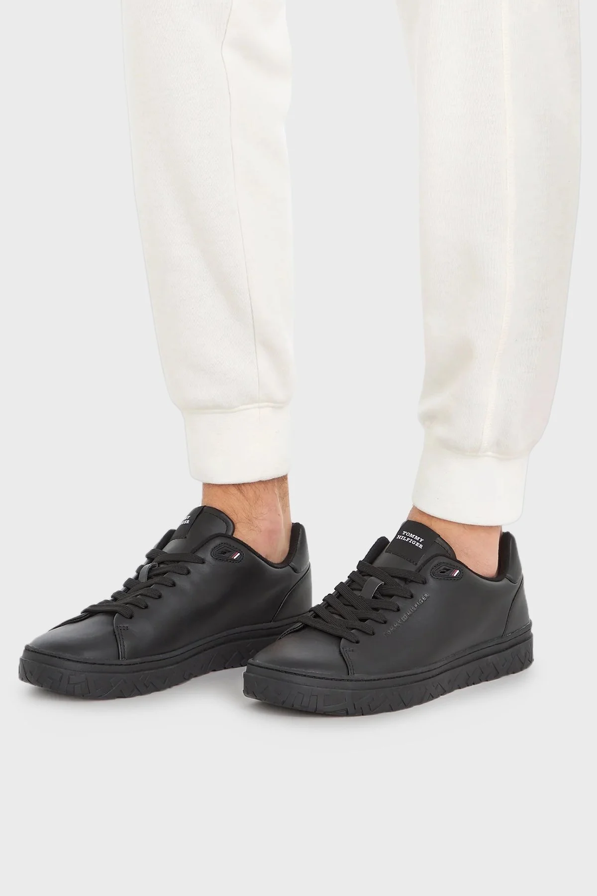 Tommy Hilfiger Hakiki Deri Logolu Sneaker Erkek Ayakkabı FM0FM04830 0GQ SİYAH - 2