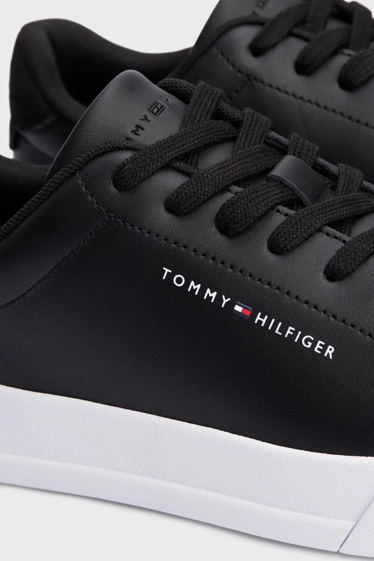 Tommy Hilfiger Hakiki Deri Logolu Sneaker Erkek Ayakkabı FM0FM04971 BDS SİYAH - 11