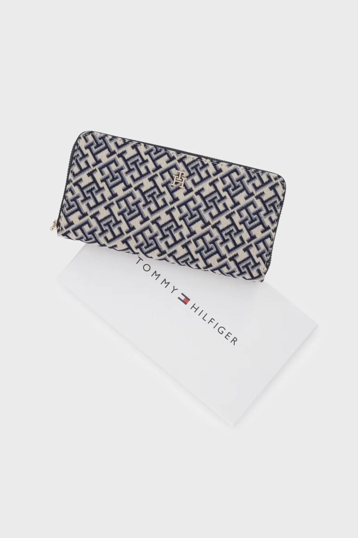 Tommy Hilfiger Jakarlı Fermuarlı Kadın Cüzdan AW0AW18796 0GY Bej-mavi - 3