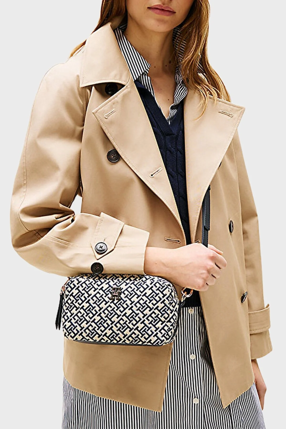 Tommy Hilfiger Jakarlı Logo Baskılı Çıkarılabilir Askılı Bayan Çanta AW0AW17443 DW6 LACİVERT - 2