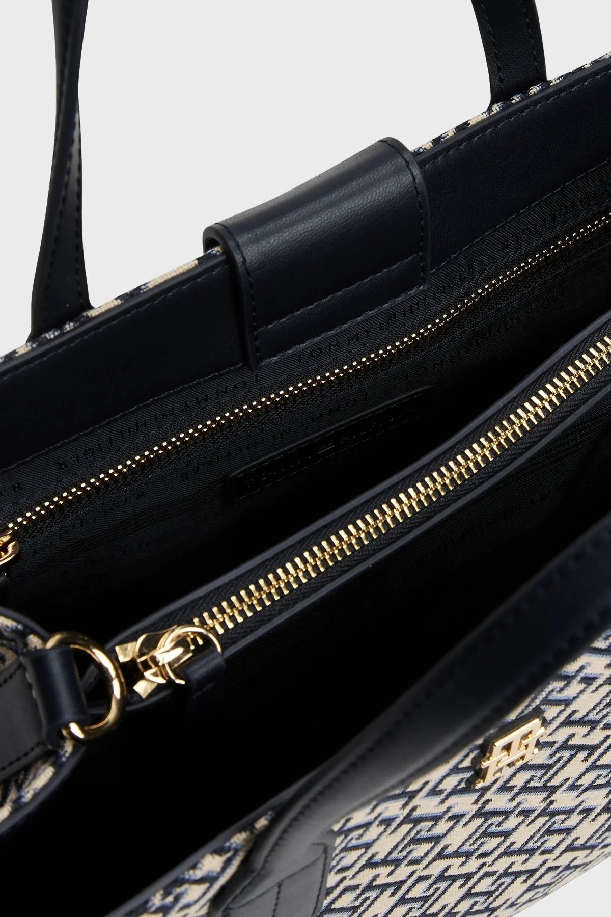 Tommy Hilfiger Jakarlı Logo Baskılı Çıkarılabilir Askılı Büyük Bayan Çanta AW0AW17444 DW6 LACİVERT - 4