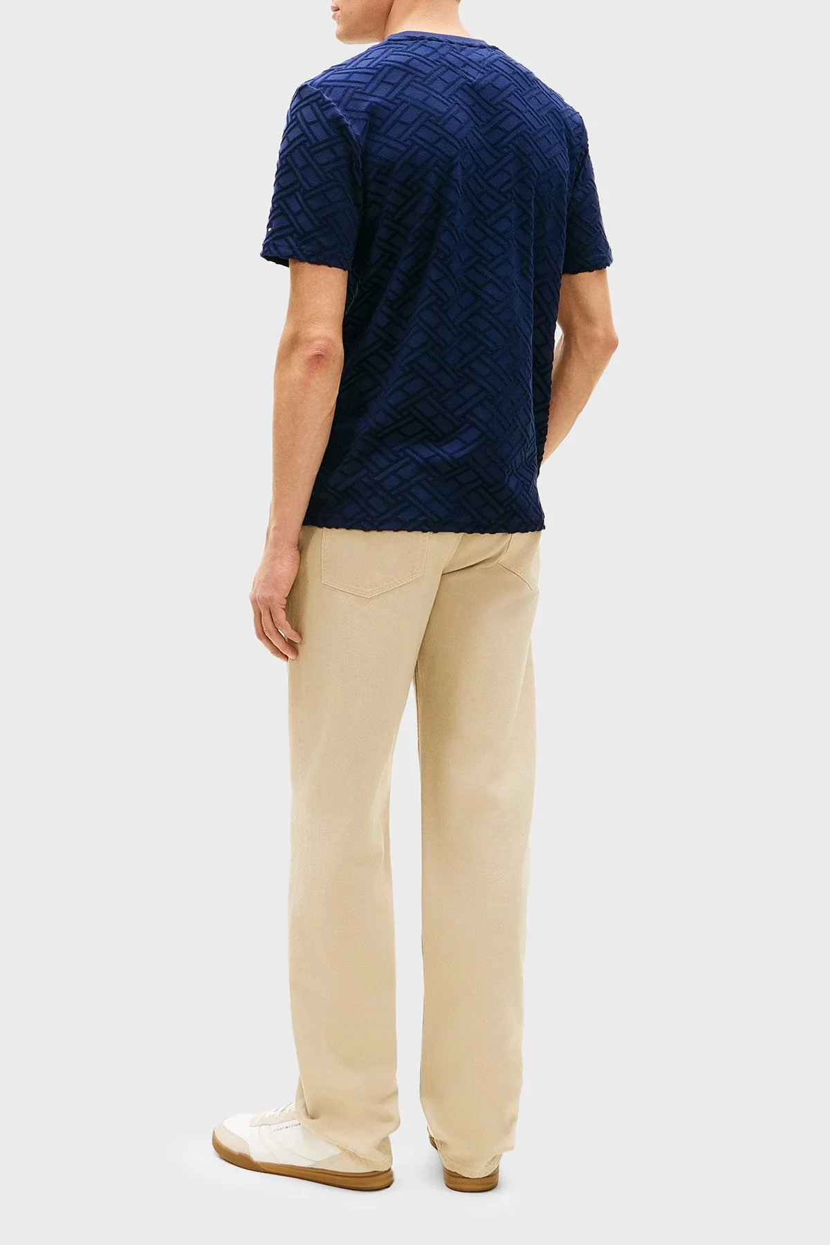 Tommy Hilfiger Jakarlı Pamuklu Regular Fit Bisiklet Yaka Erkek T Shirt MW0MW42381 DCC LACİVERT - 4