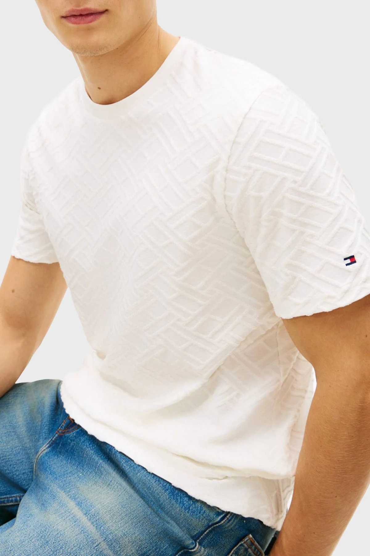 Tommy Hilfiger Jakarlı Pamuklu Regular Fit Bisiklet Yaka Erkek T Shirt MW0MW42381 Z00 AÇIK BEJ - 4