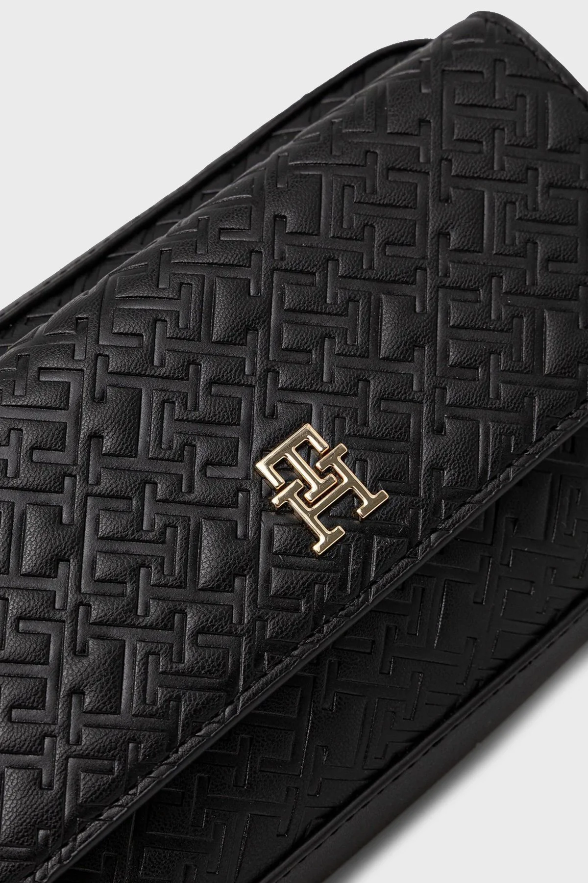 Tommy Hilfiger Kabartma Logolu Çıkarılabilir Askılı Bayan Çanta AW0AW17681 BDS SİYAH - 4