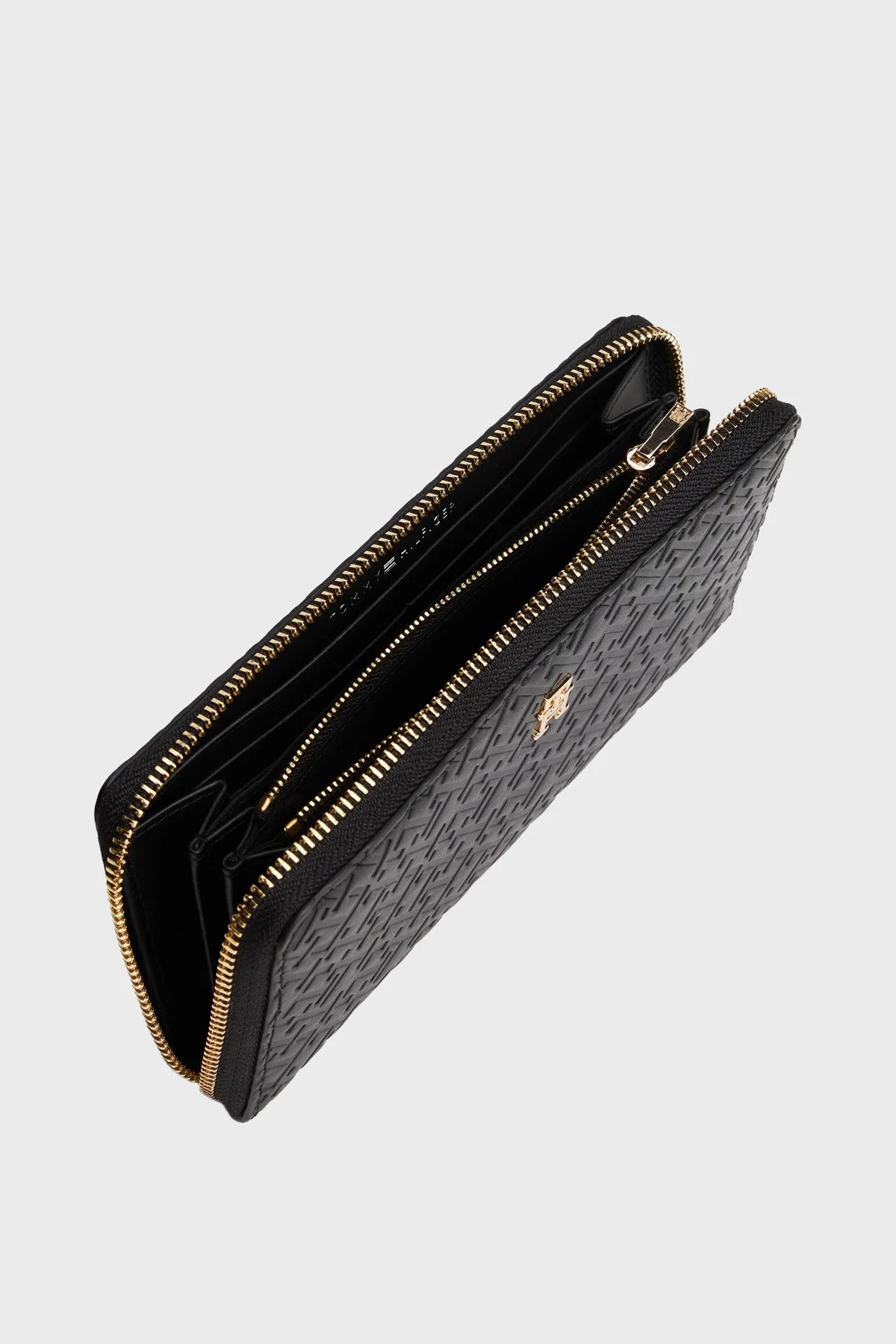 Tommy Hilfiger Kabartma Logolu Fermuarlı Bayan Cüzdan AW0AW17955 BDS SİYAH - 4