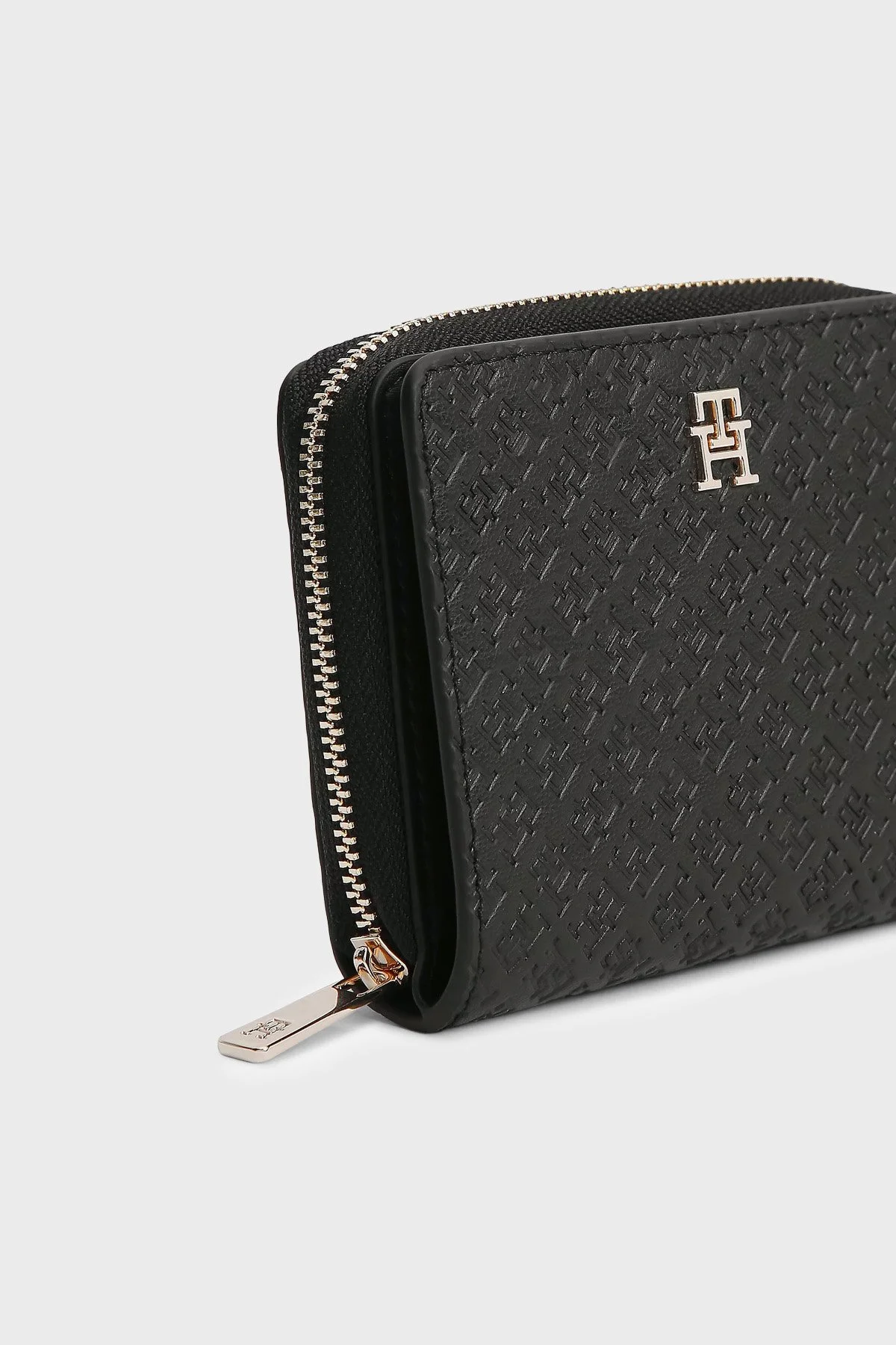 Tommy Hilfiger Kabartma Logolu Fermuarlı Kadın Cüzdan AW0AW18474 BDS SİYAH - 3
