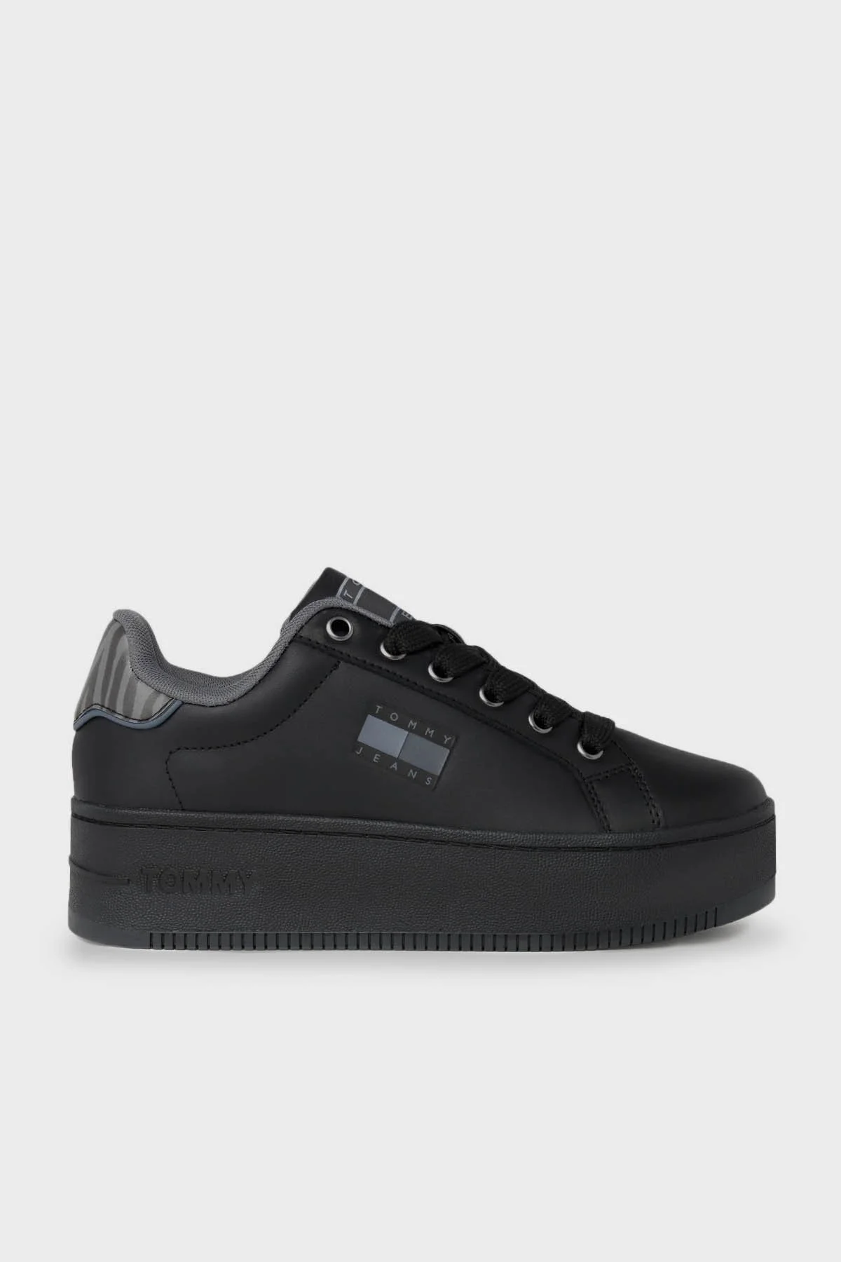 Tommy Jeans Kalın Taban Deri Sneaker Bayan Ayakkabı EN0EN02537 BDS SİYAH - 1