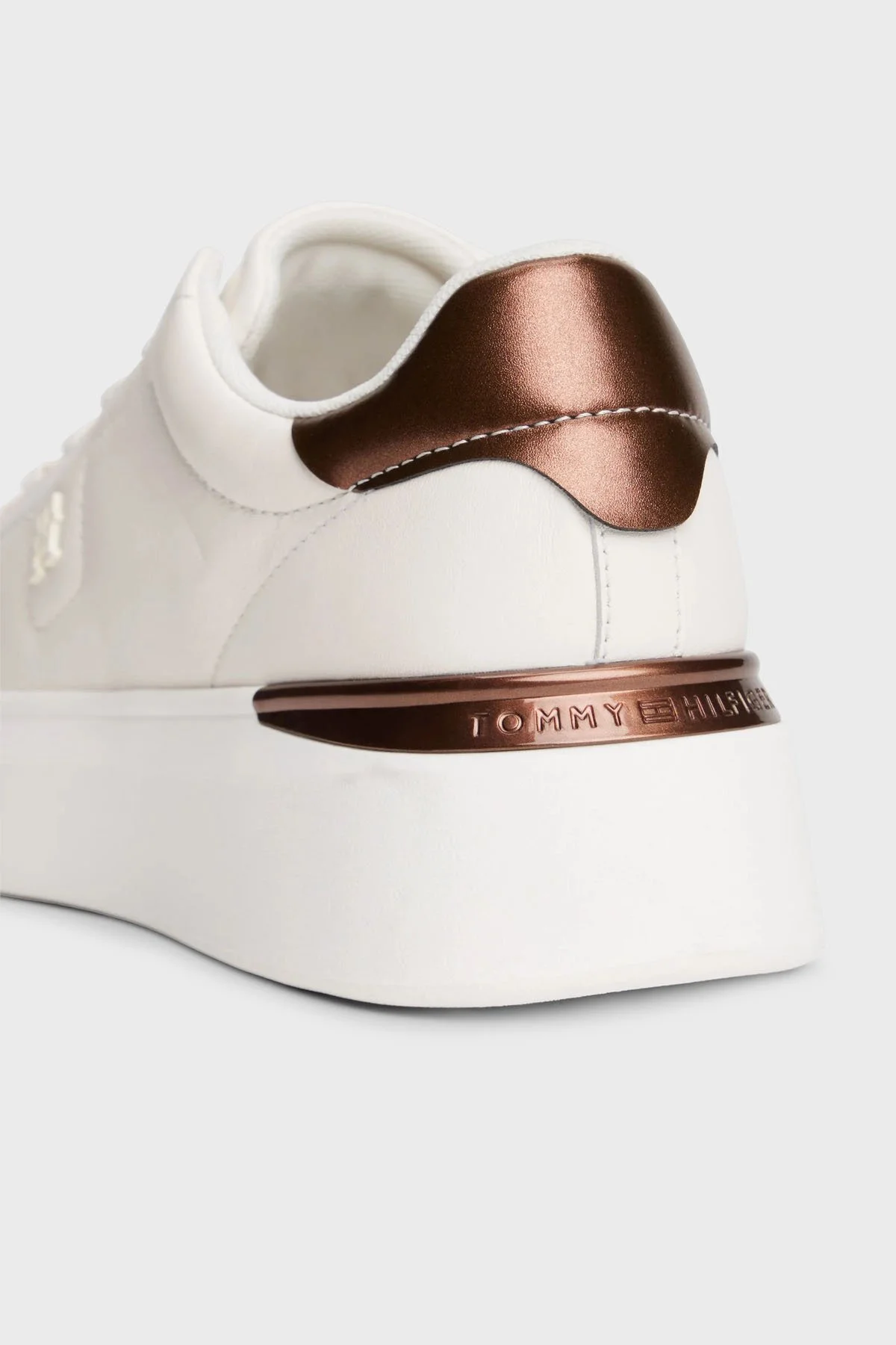 Tommy Hilfiger Kalın Tabanlı Deri Sneaker Kadın Ayakkabı FW0FW08817 YBH BEYAZ - 5