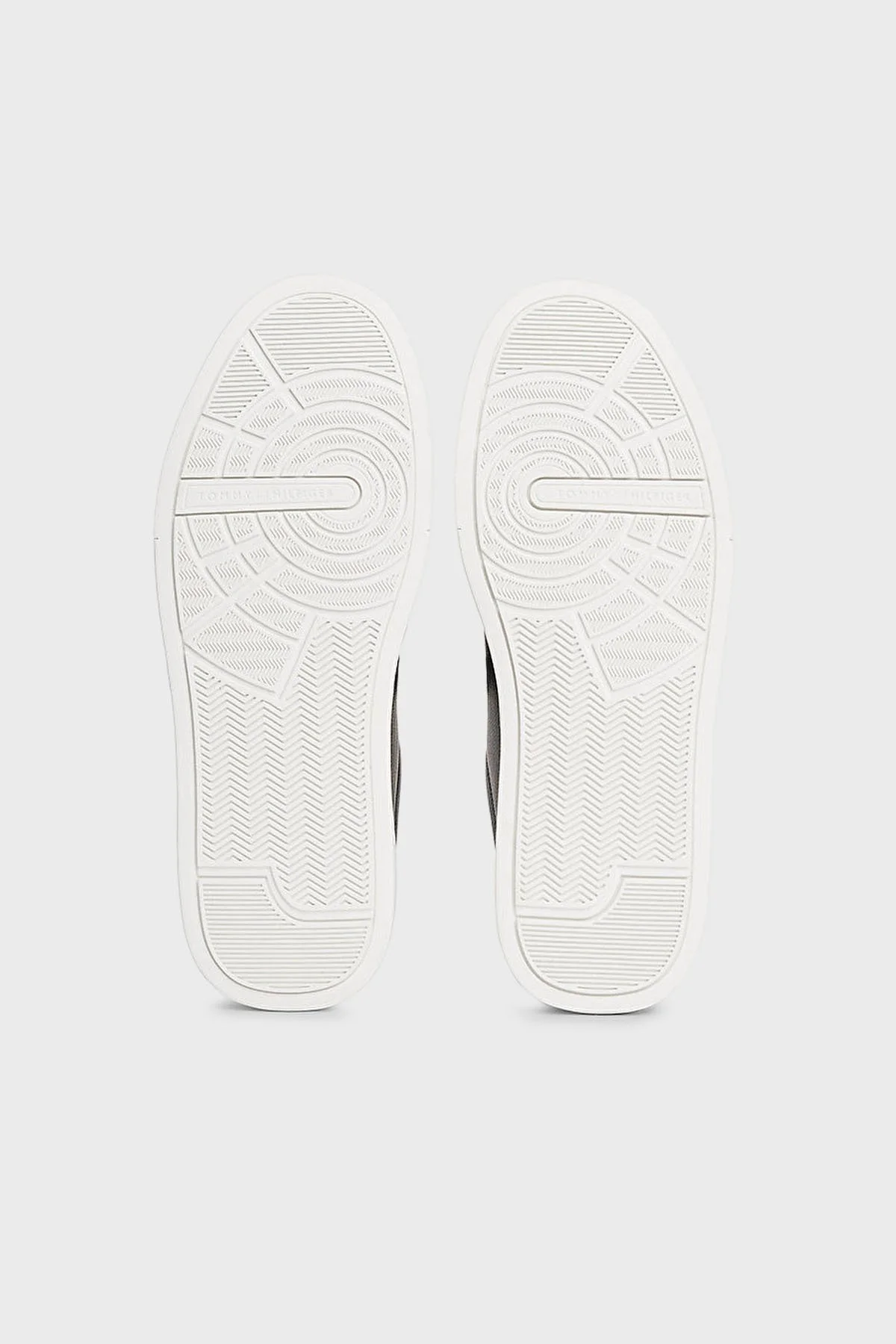 Tommy Hilfiger Kalın Tabanlı Logolu Sneaker Erkek Ayakkabı FM0FM05367 BDS SİYAH - 7