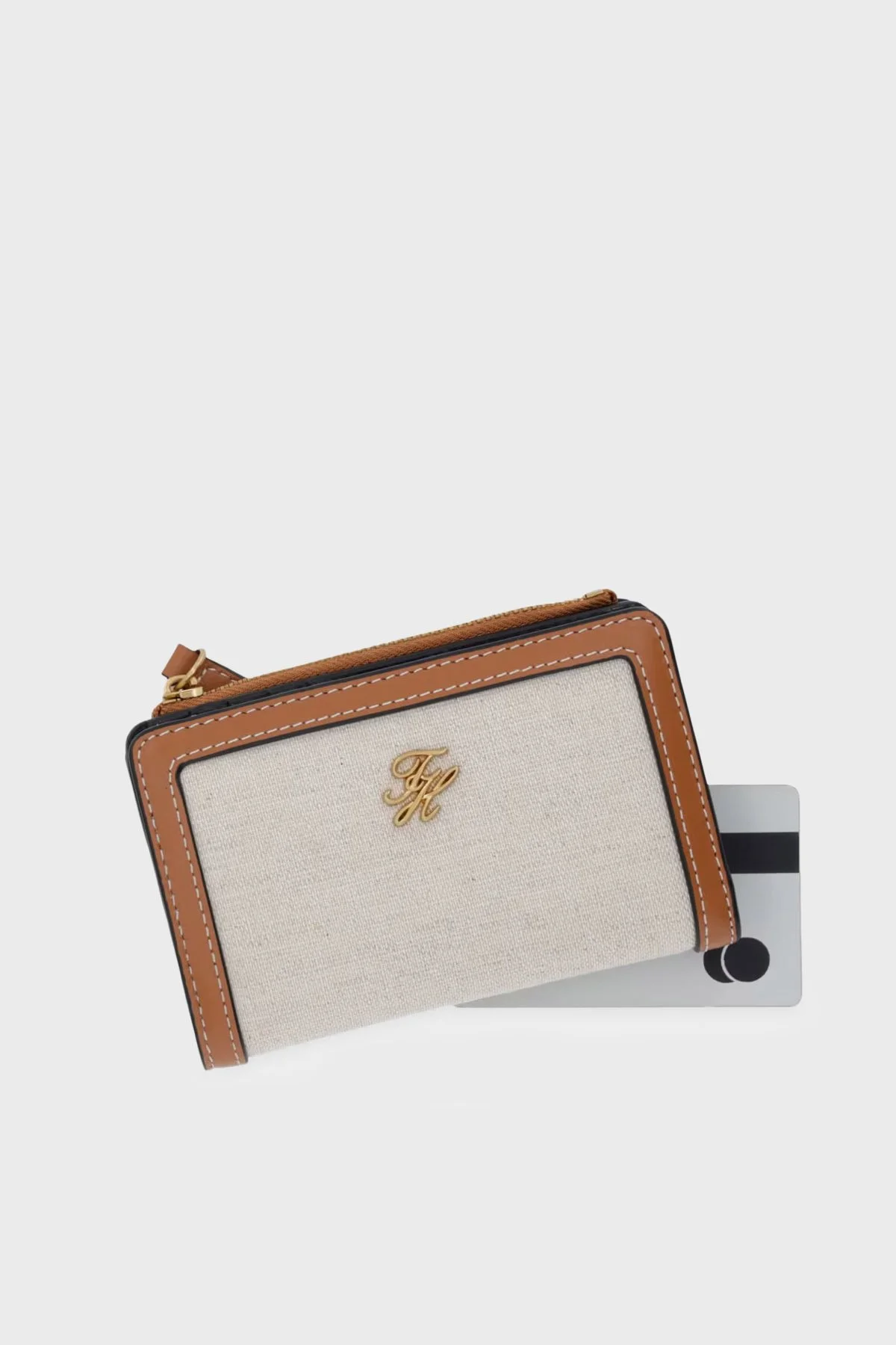 Tommy Hilfiger Kanvas Katlanır Kadın Cüzdan AW0AW18706 GB8 Bej - 4