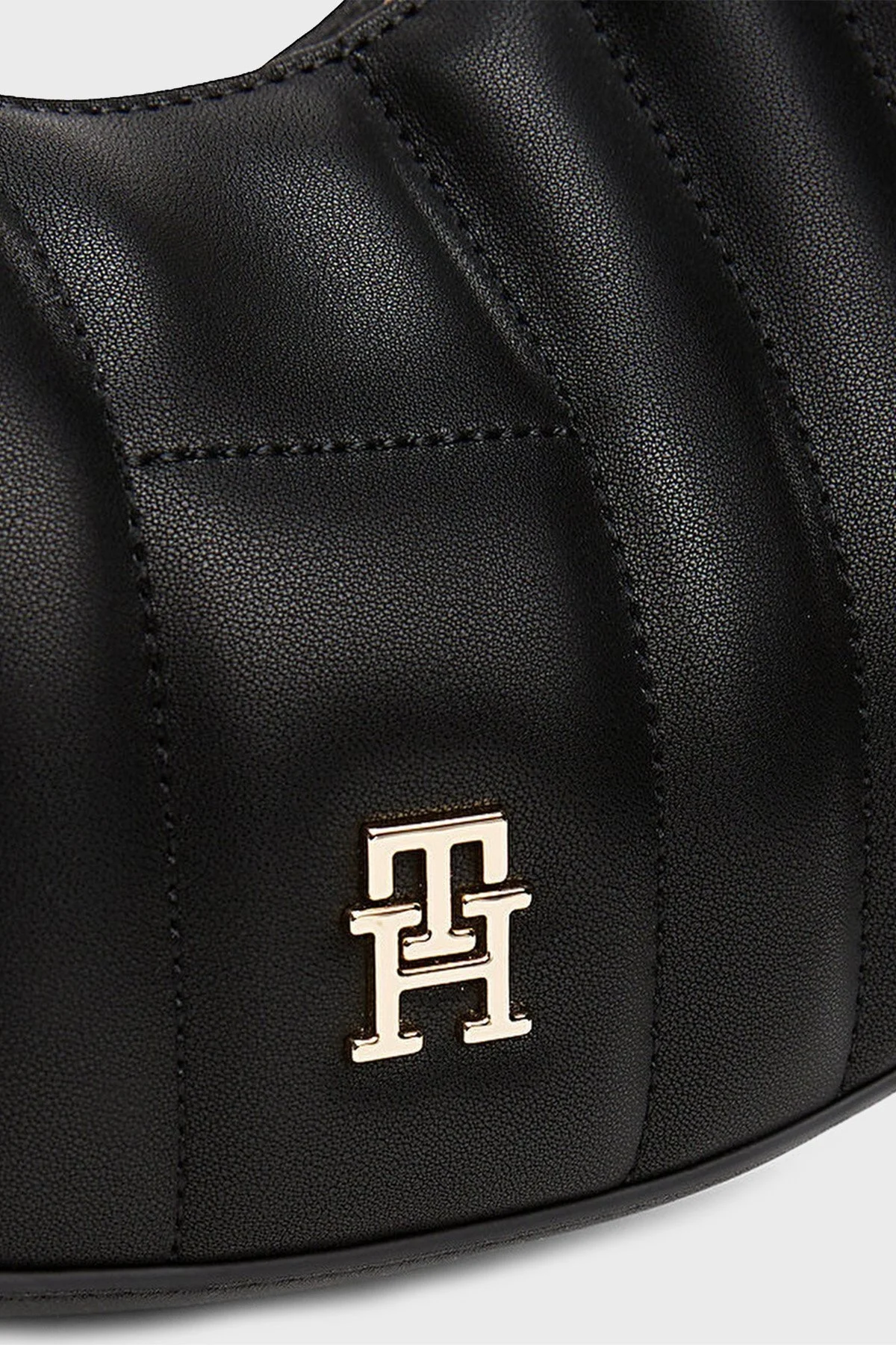 Tommy Hilfiger Kapitoneli Çıkarılabilir Askılı Bayan Çanta AW0AW17635 BDS SİYAH - 5