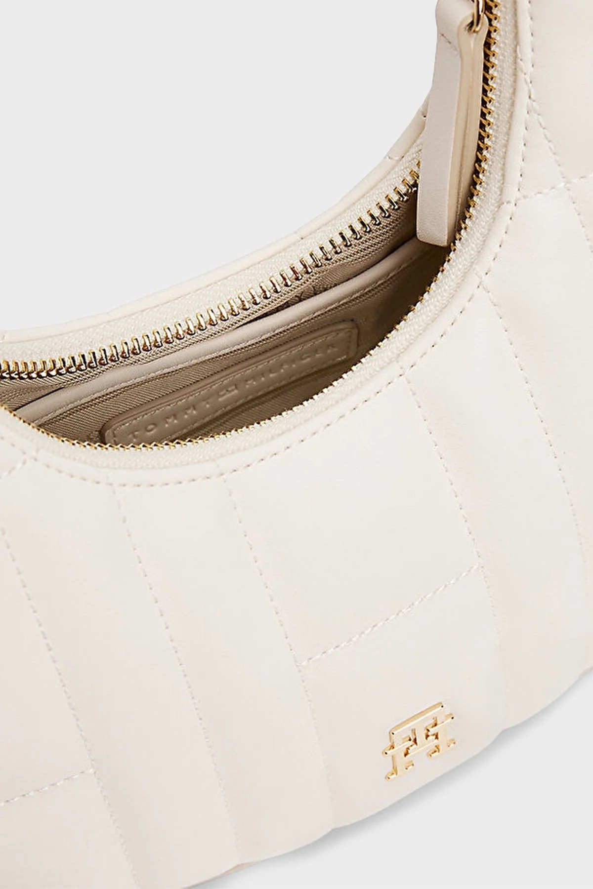 Tommy Hilfiger Kapitoneli Çıkarılabilir Askılı Bayan Çanta AW0AW17635 Z00 AÇIK BEJ - 4