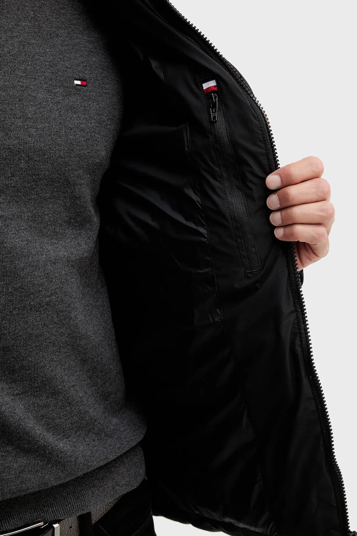 Tommy Hilfiger Kapitoneli Regular Fit Dik Yaka Şişme Erkek Mont MW0MW40615 BDS SİYAH - 7